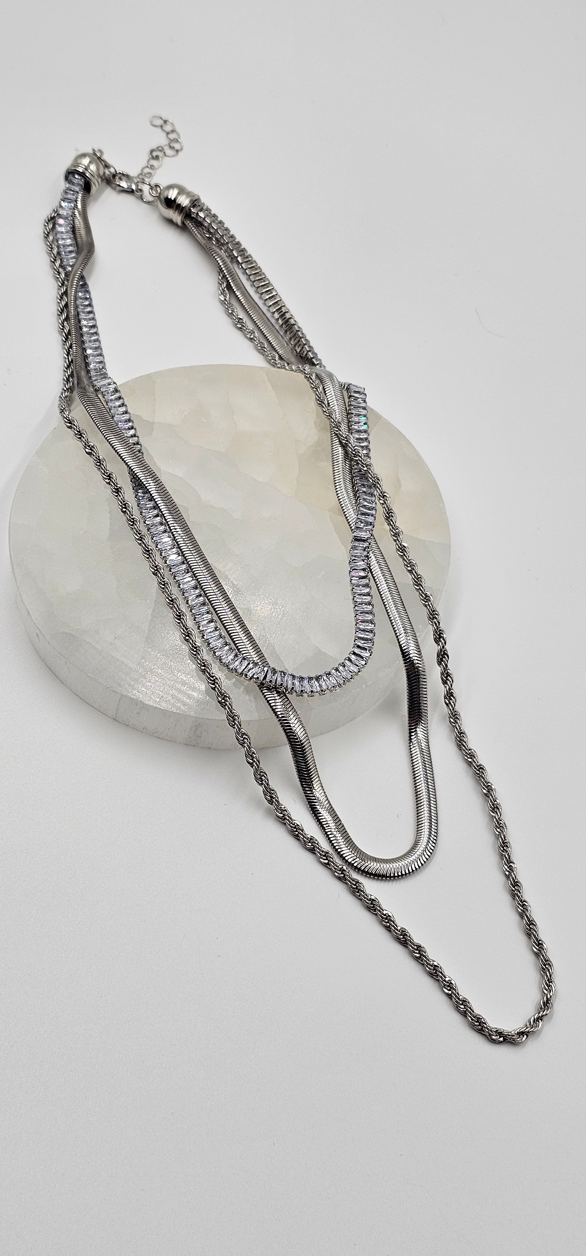 GÜMÜŞ KAPLAMA TASARIM  BAGET SIRA TAŞLI ÇOKLU  TAŞLI KOLYE