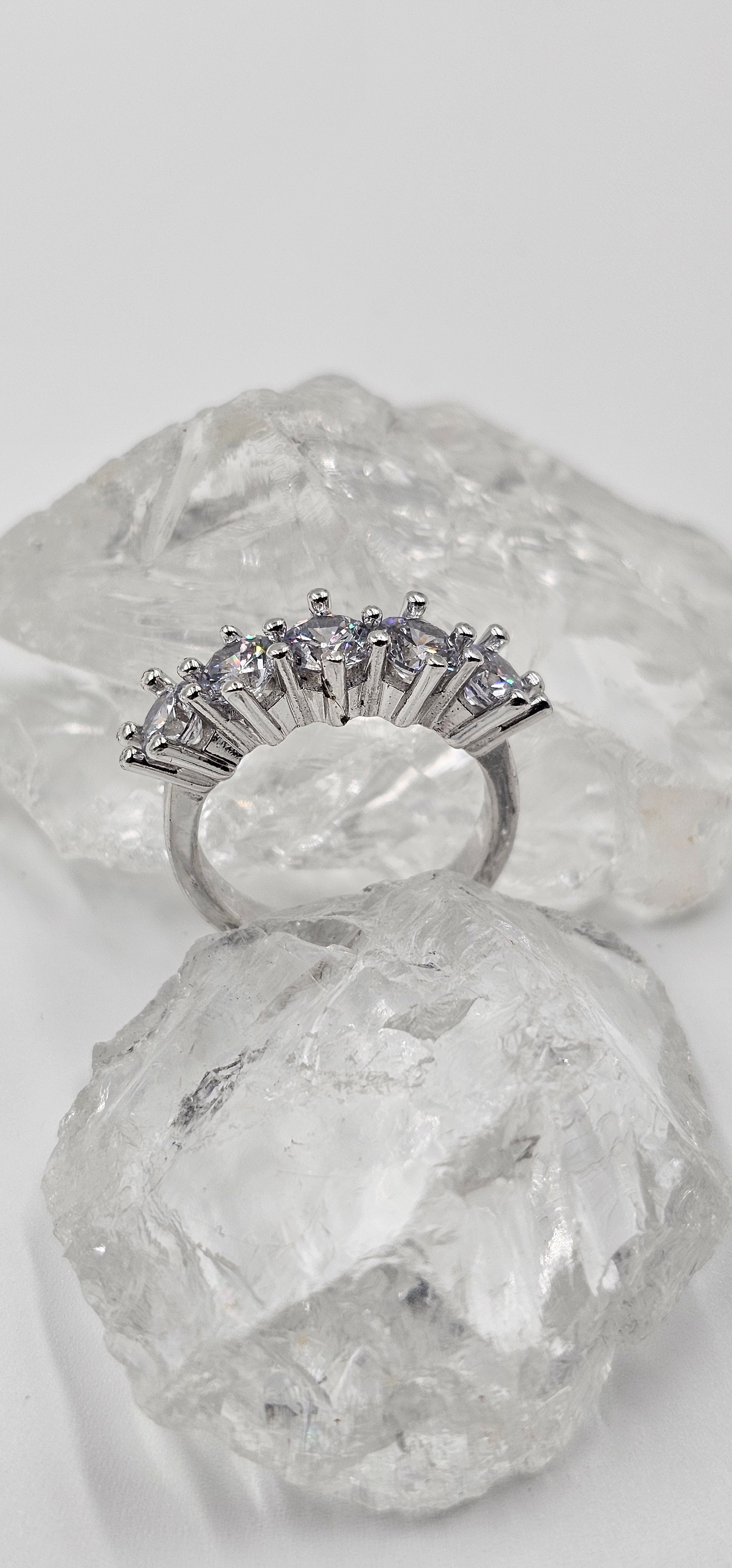 GÜMÜŞ KAPLAMA ZİRKON BEŞ TAŞ YÜZÜK