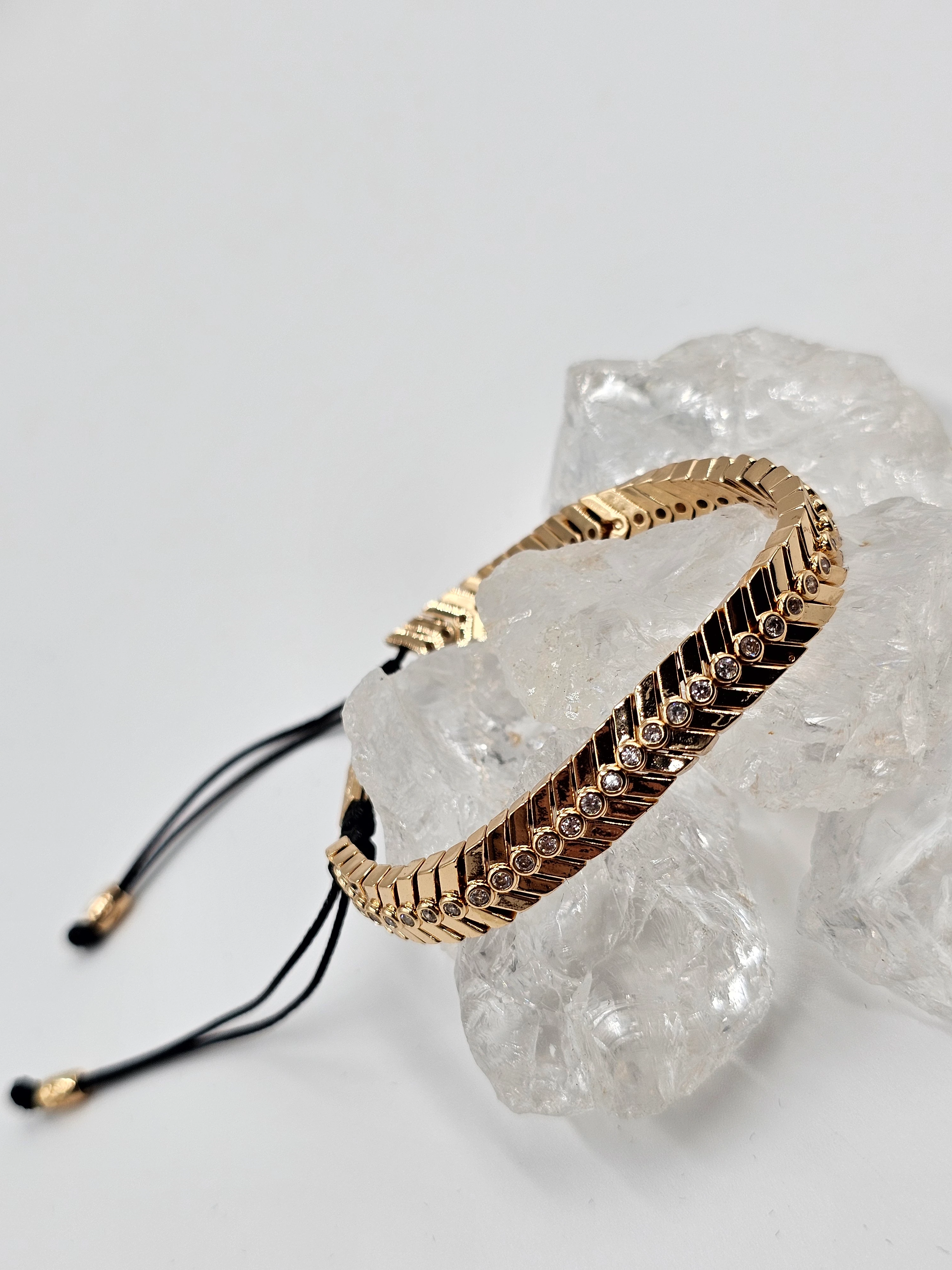 ALTIN KAPLAMA İPLİ ÇELİK TASARIM BİLEKLİK