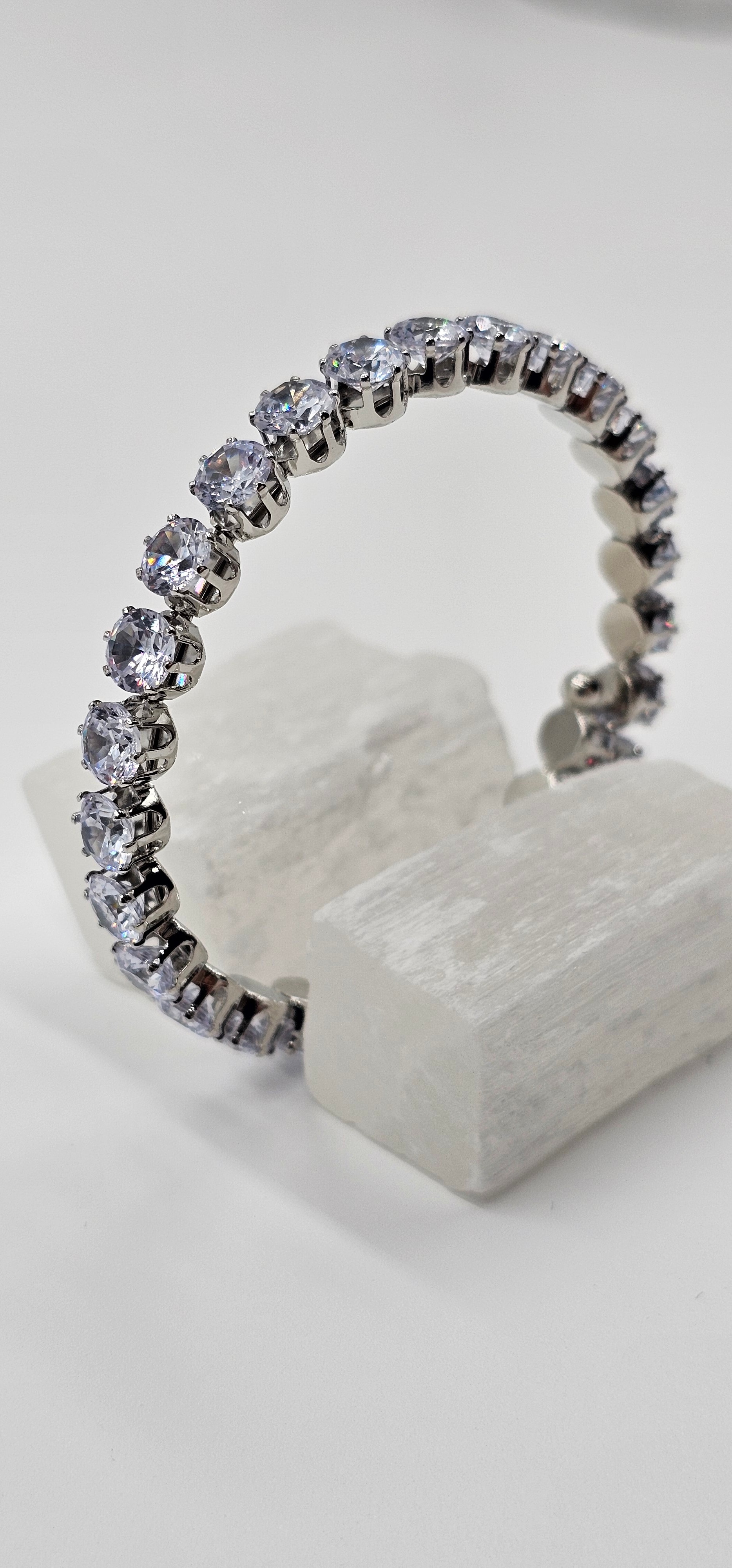 ÖZEL SERİ GÜMÜŞ KAPLAMA SIRALI ZİRKON TAŞ ESNEK BİLEKLİK