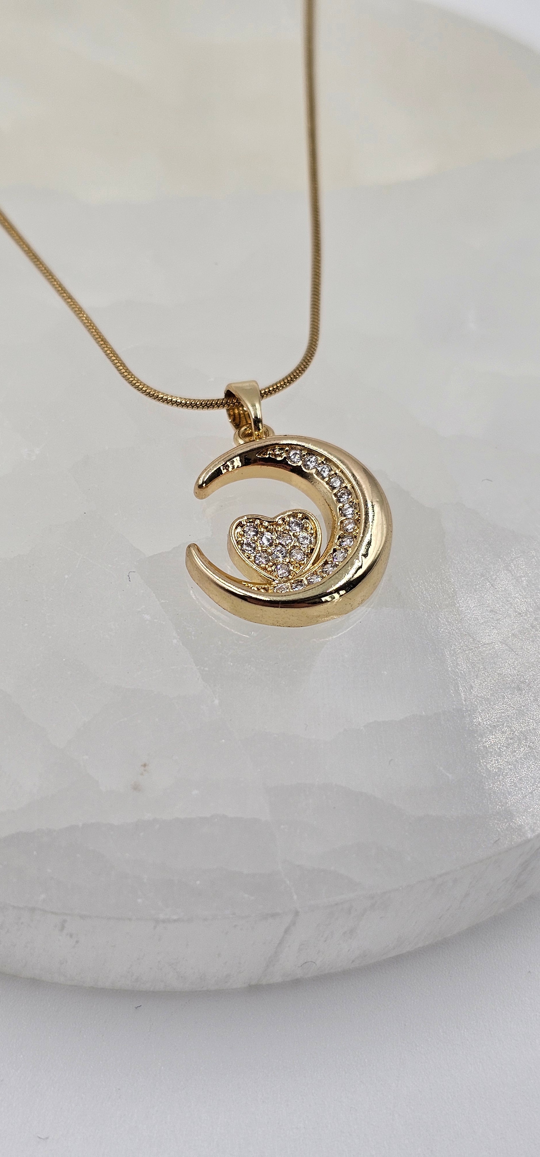 ALTIN KAPLAMA ZİRKON TAŞLI KALPLİ KOLYE