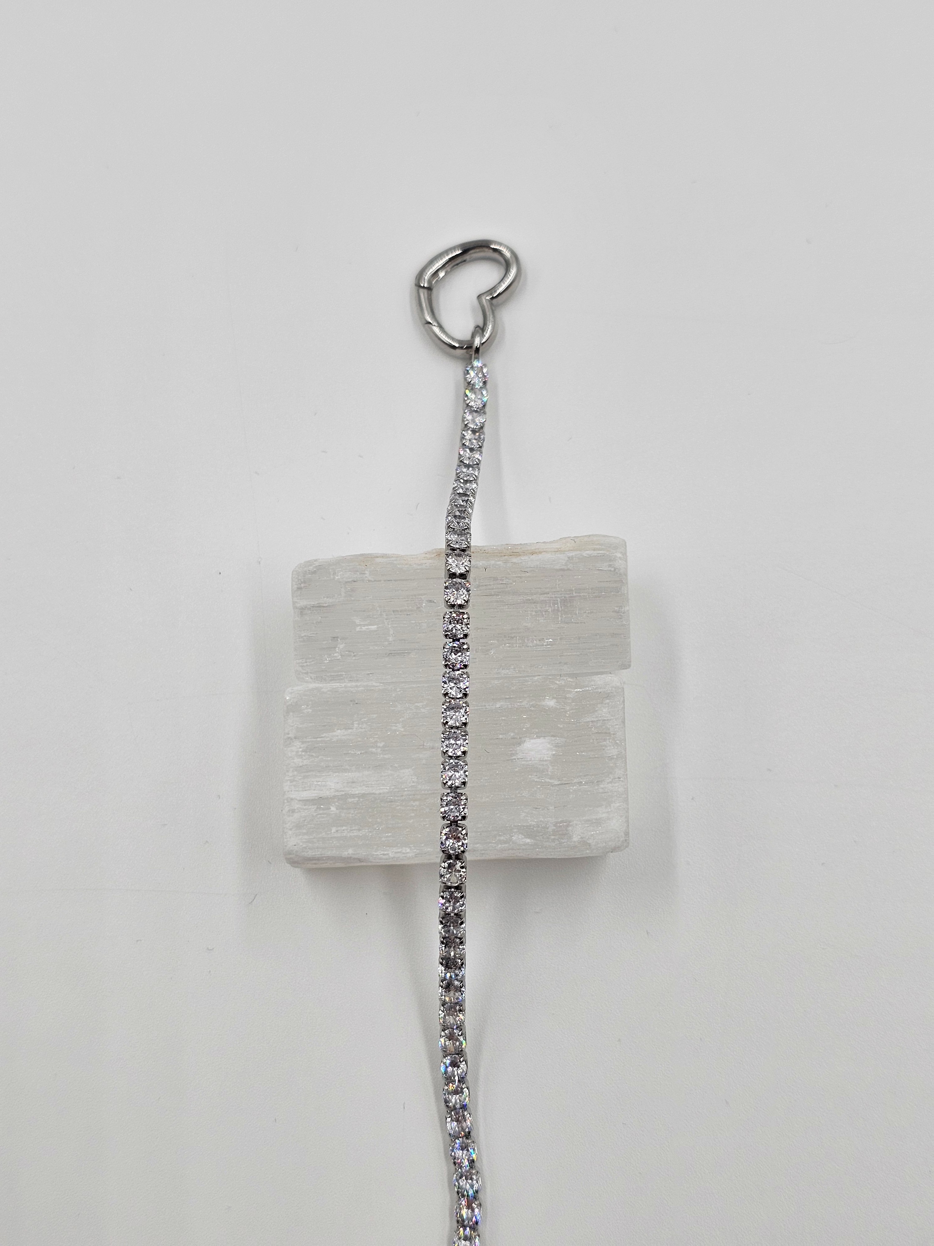 GİZLİ KİLİTLİ KALP DESENLİ BİLEKLİK