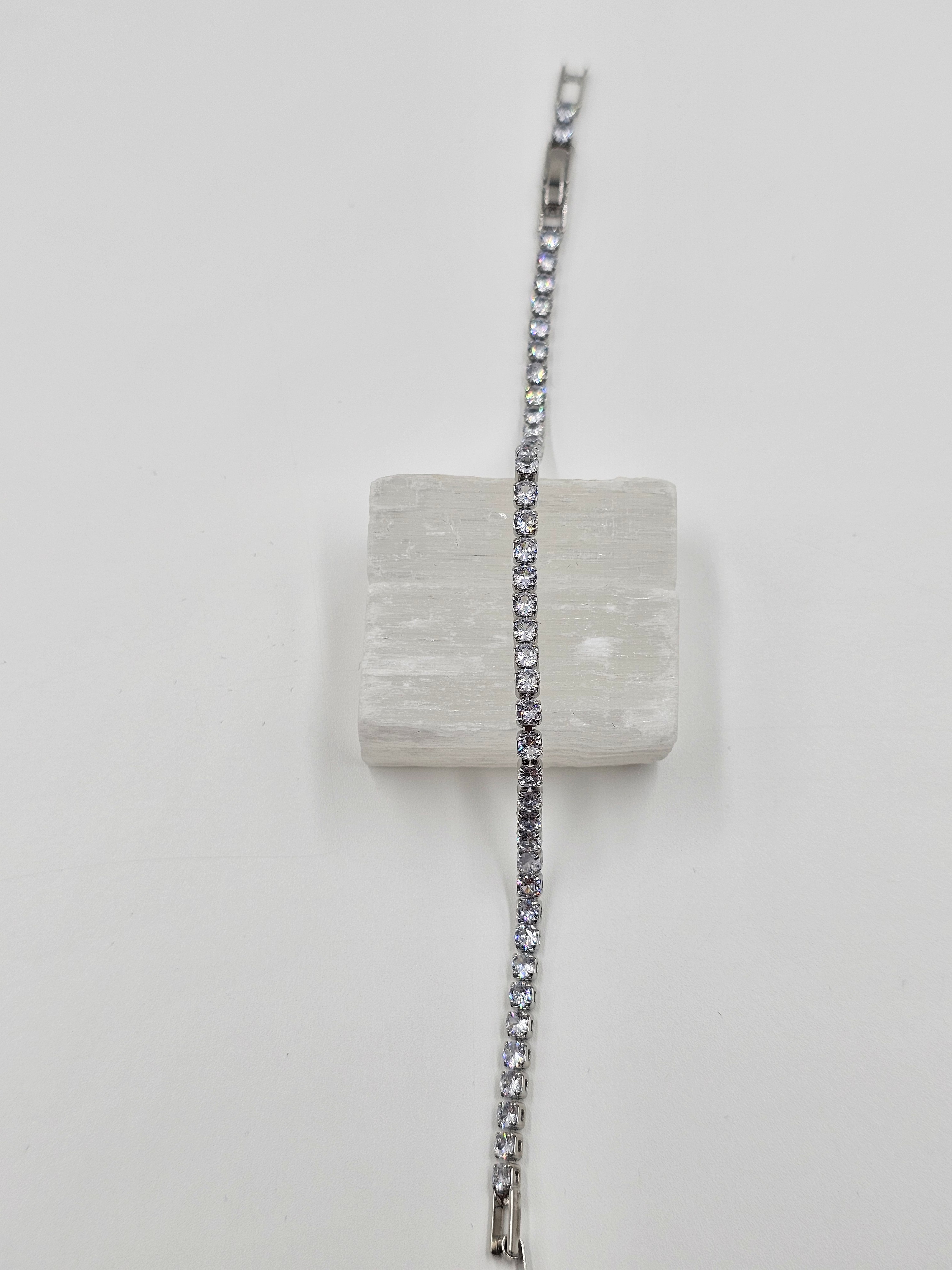 SU YOLU TAŞLI BEYAZ BİLEKLİK