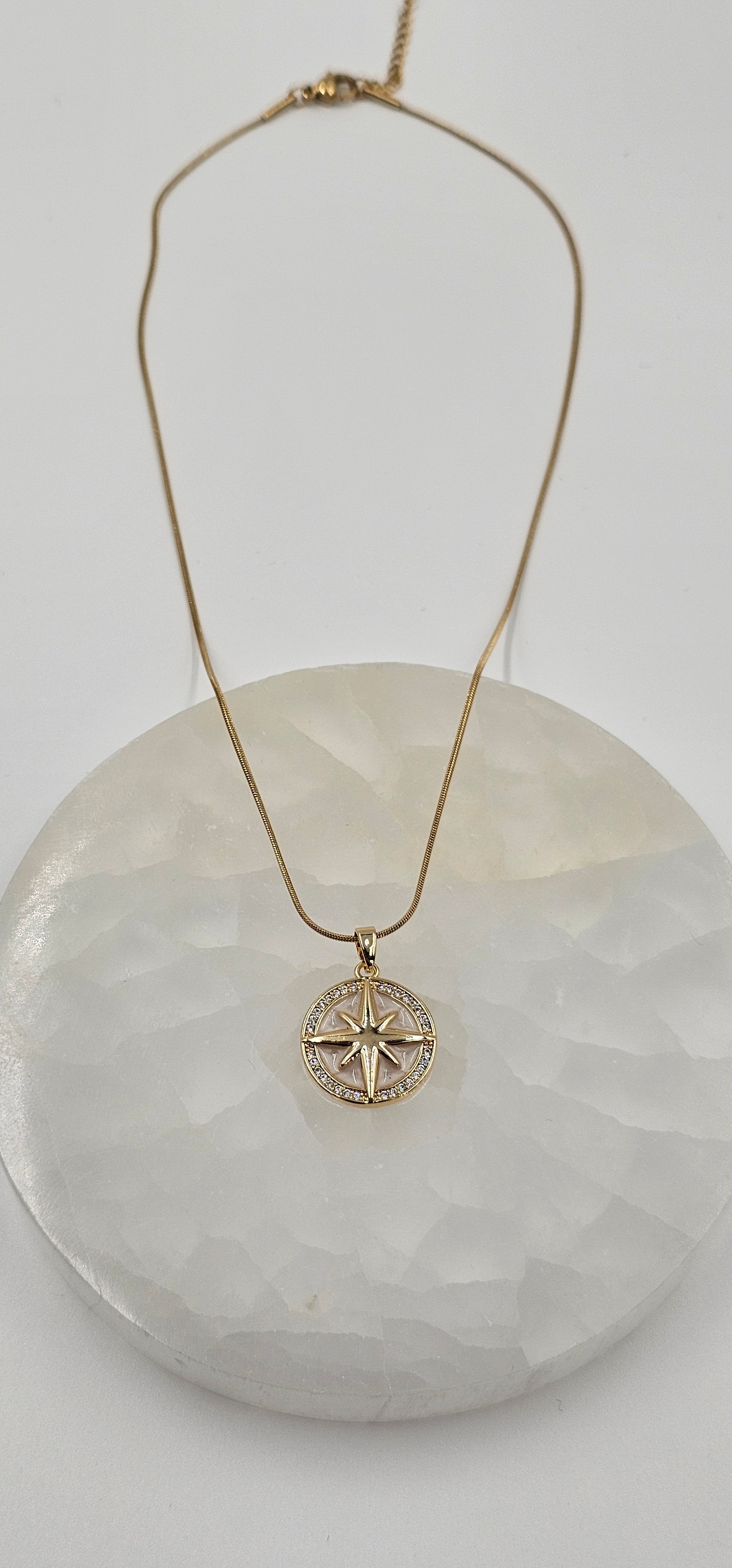 ALTIN KAPLAMA ZİRKON TAŞLI KUTUP YILDIZI KOLYE