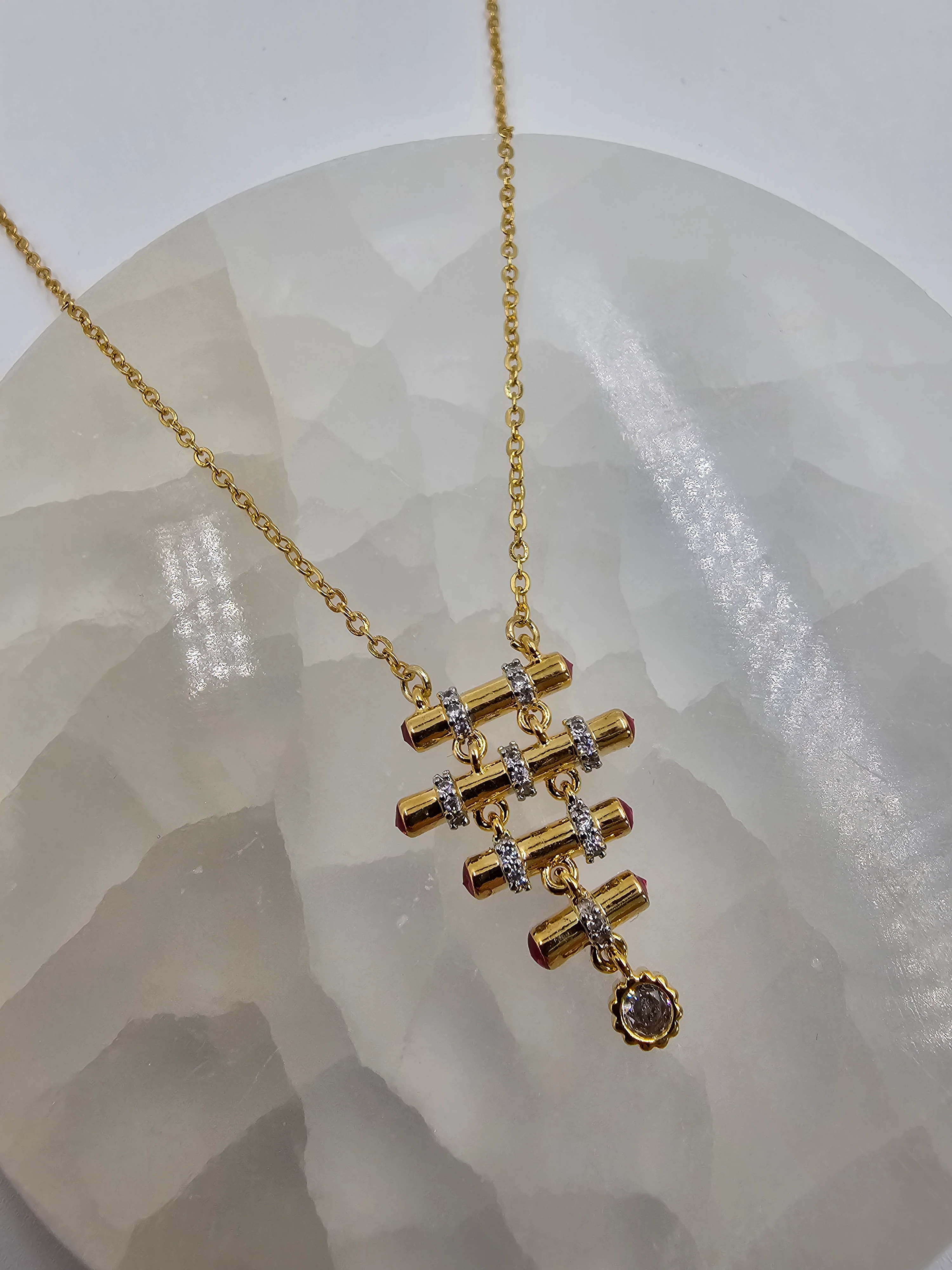 ALTIN KAPLAMA TAŞLI ÇUBUK KOLYE