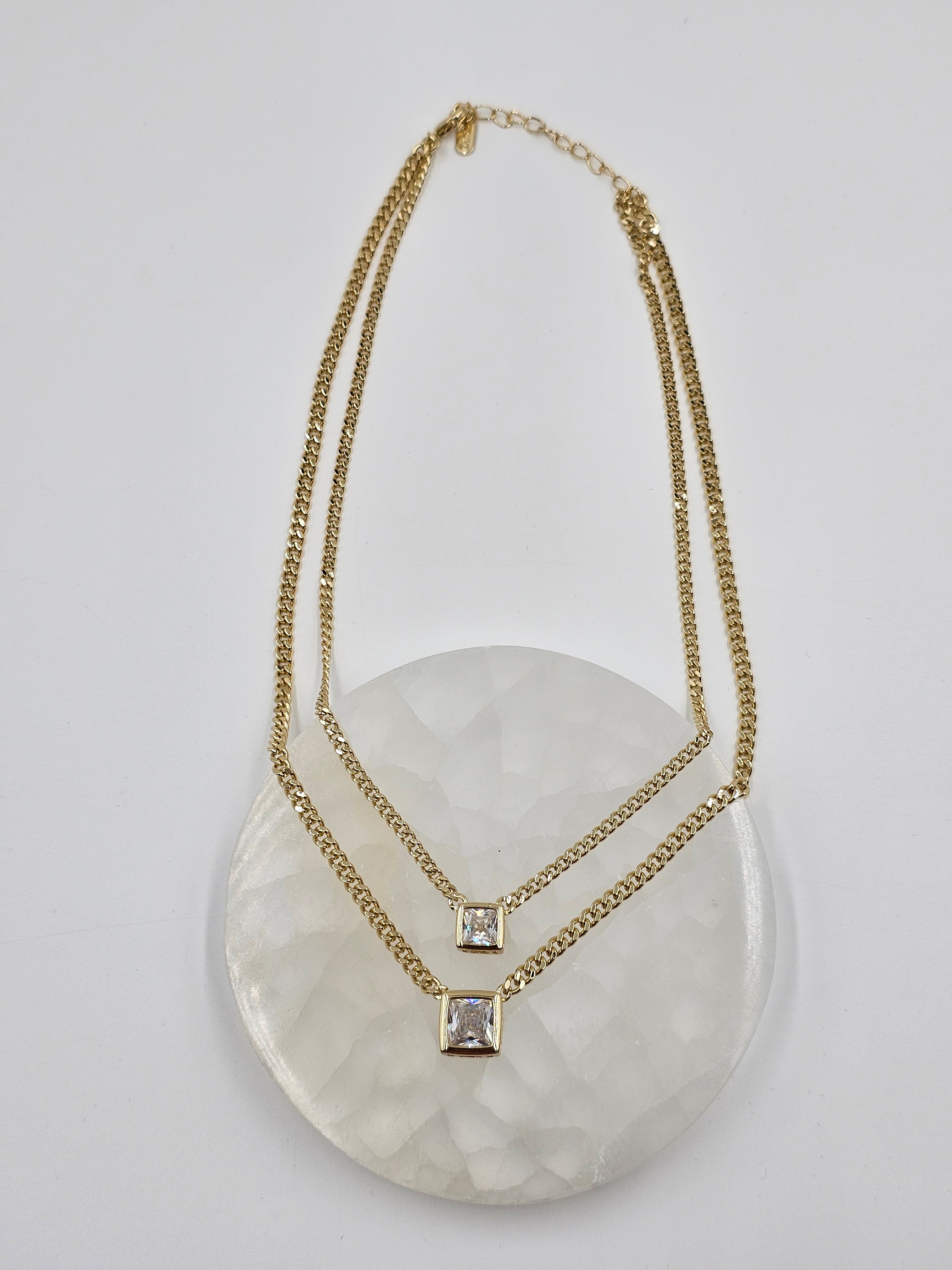 ALTIN KAPLAMA ZİRKON KARE TAŞLI ÇİFT KOLYE