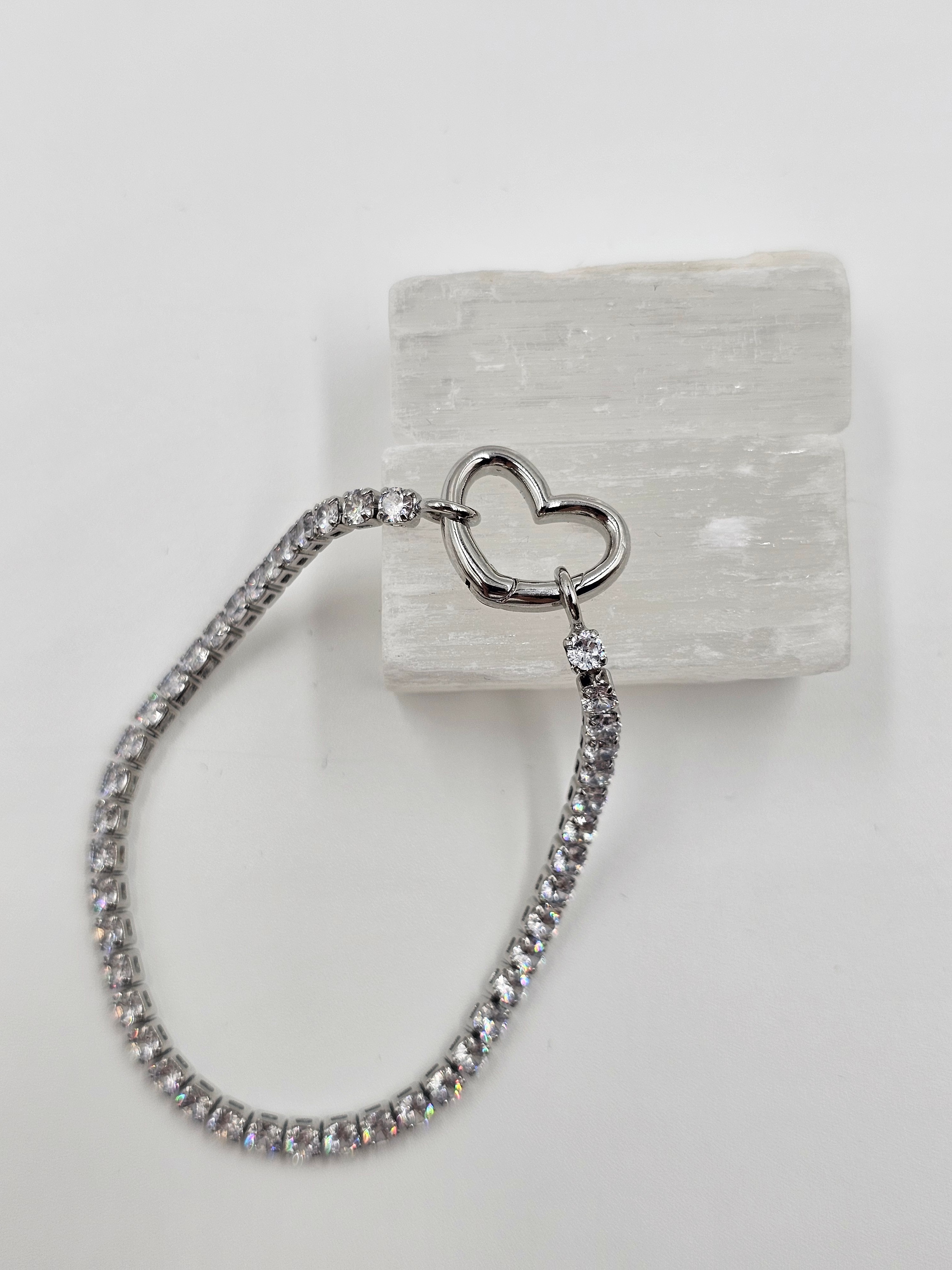 GİZLİ KİLİTLİ KALP DESENLİ BİLEKLİK