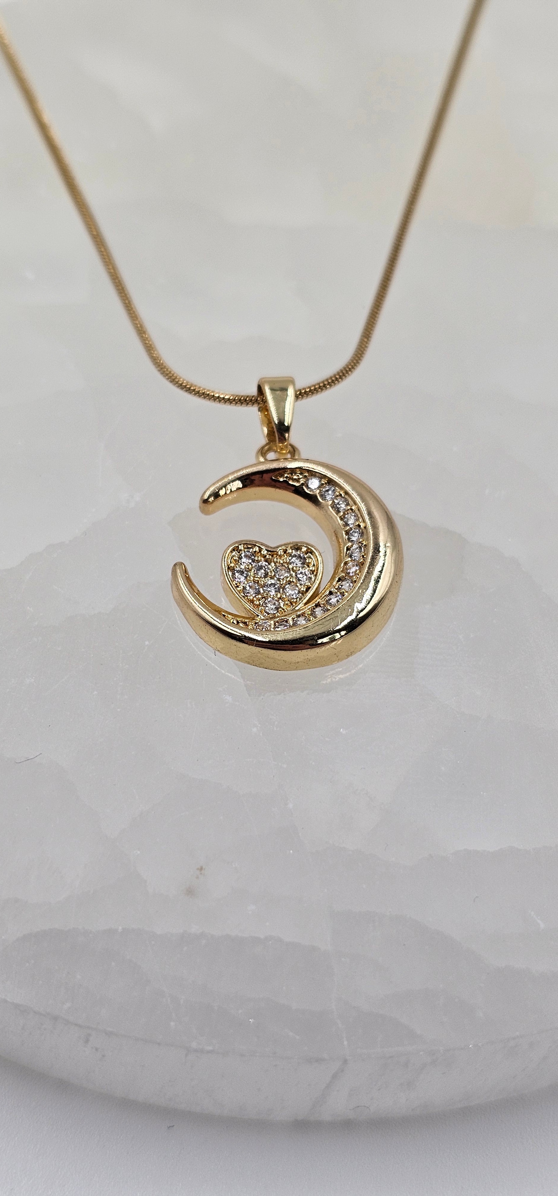 ALTIN KAPLAMA ZİRKON TAŞLI KALPLİ KOLYE