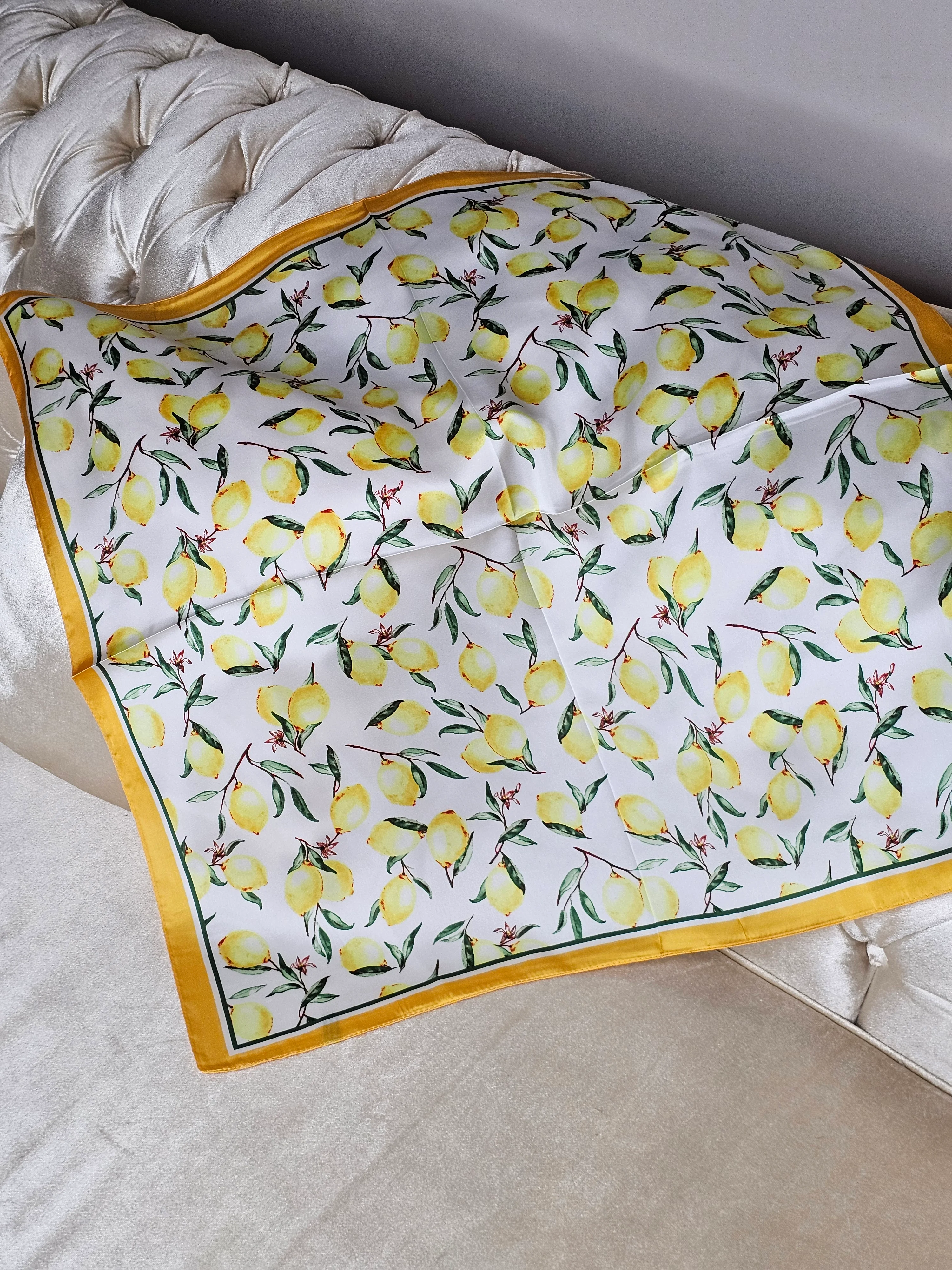 LİMON DESENLİ SARI SATEN FULAR (70X70)