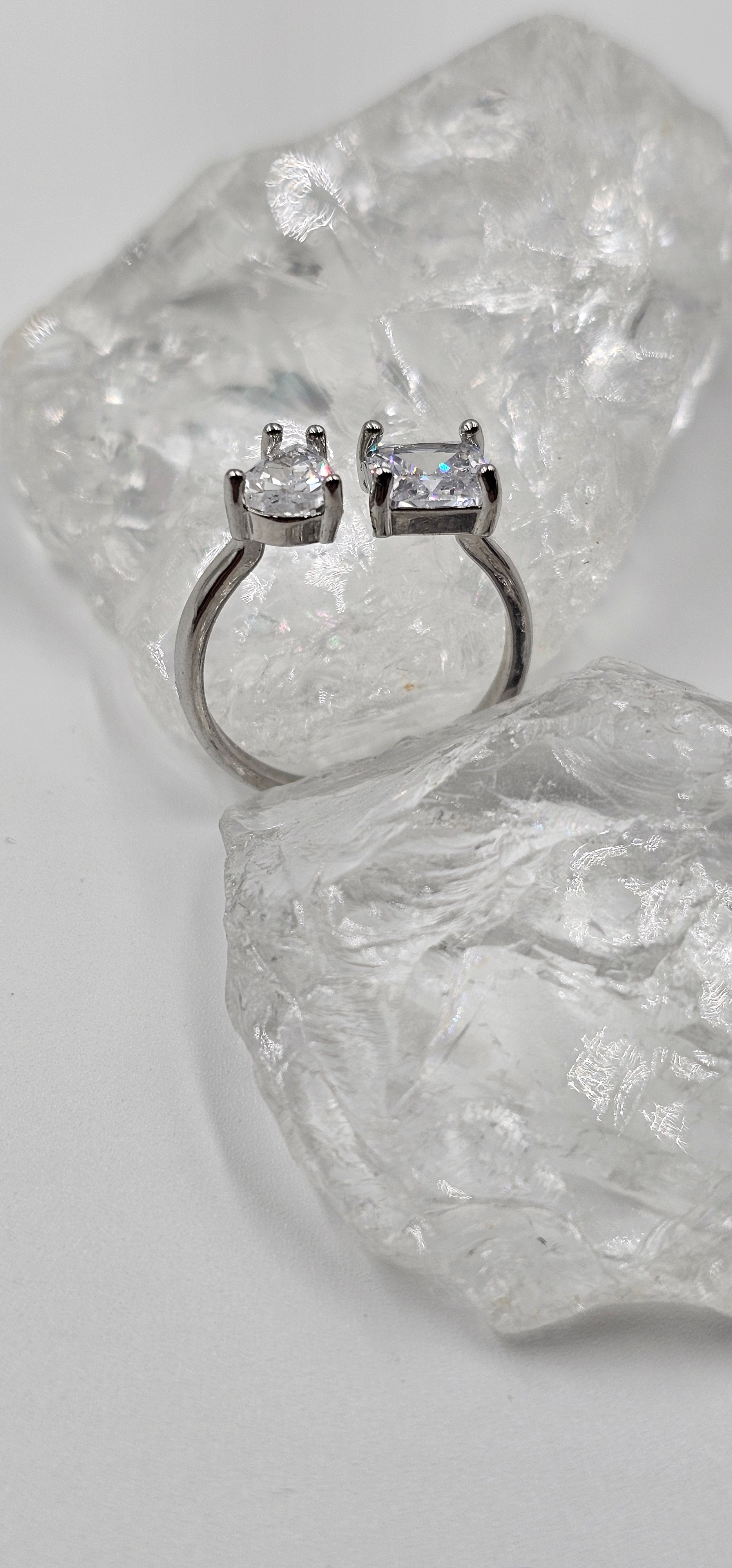 GÜMÜŞ KAPLAMA İKİLİ KARE ZİRKON TAŞLI YÜZÜK