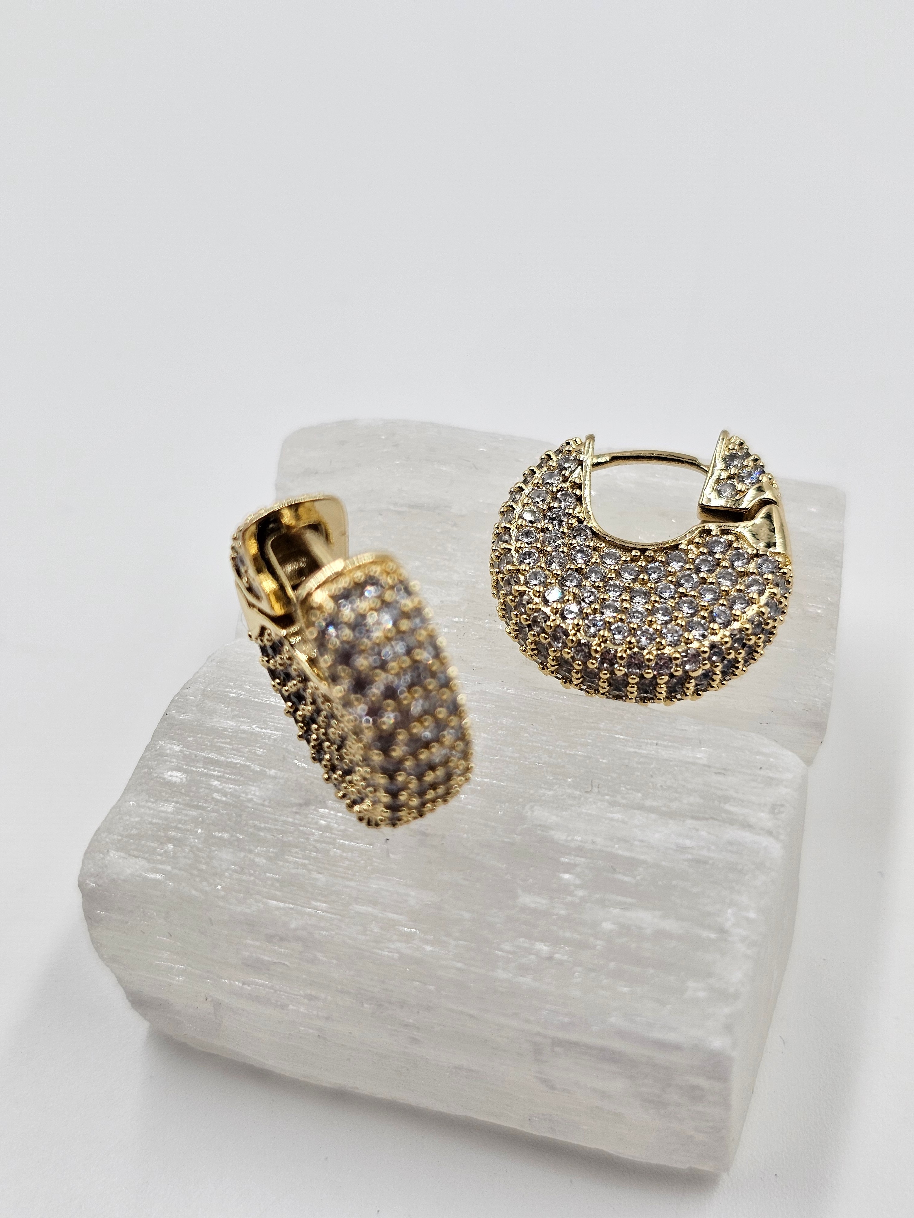 ALTIN VE GÜMÜŞ KAPLAMA SEPET MODEL FULL ZİRKON TAŞLI TASARIM KÜPE