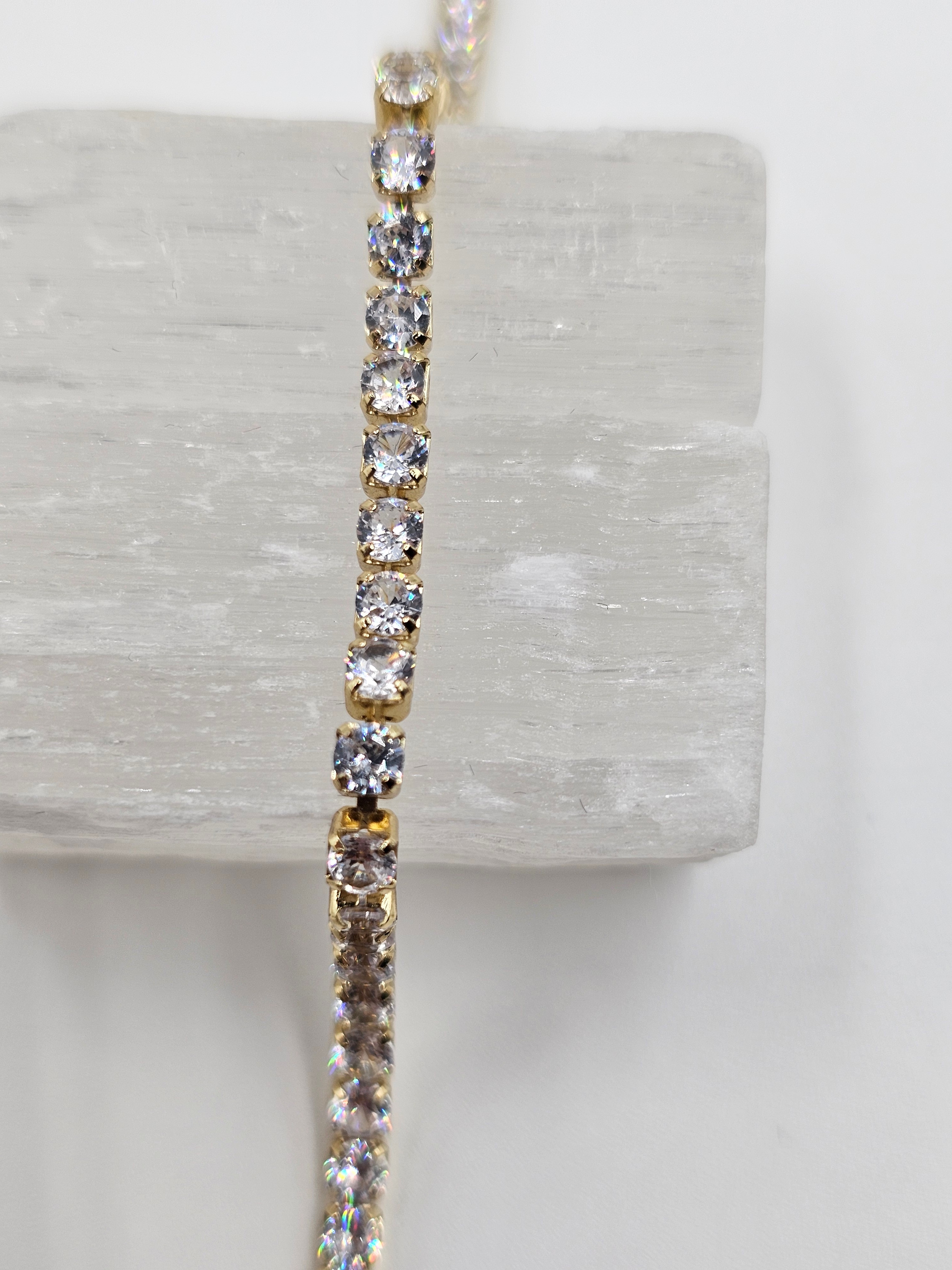 ALTIN KAPLAMA SU YOLU TAŞLI BİLEKLİK