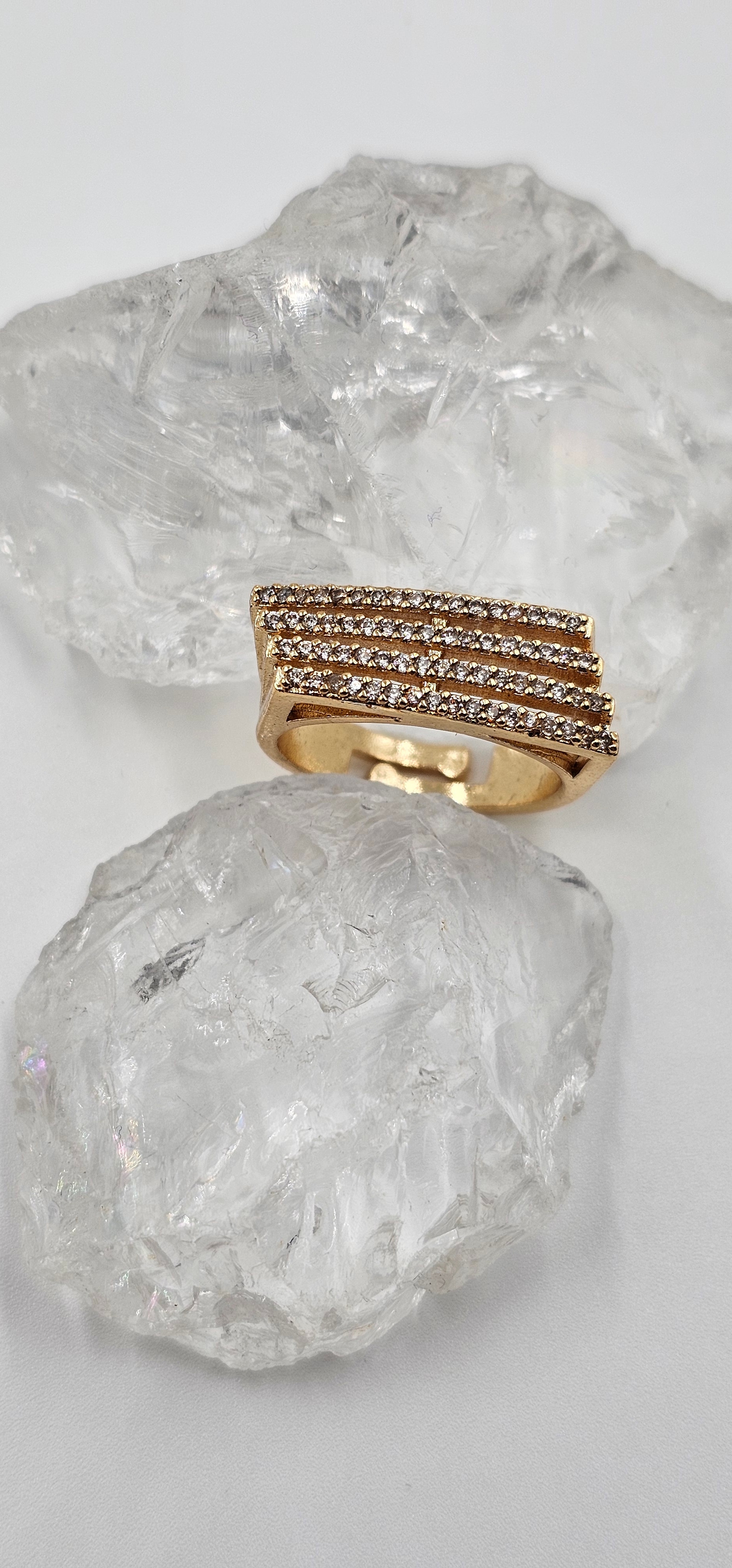 ALTIN VE GÜMÜŞ KAPLAMA ÜÇ SIRA ZİRKON TAŞLI YÜZÜK