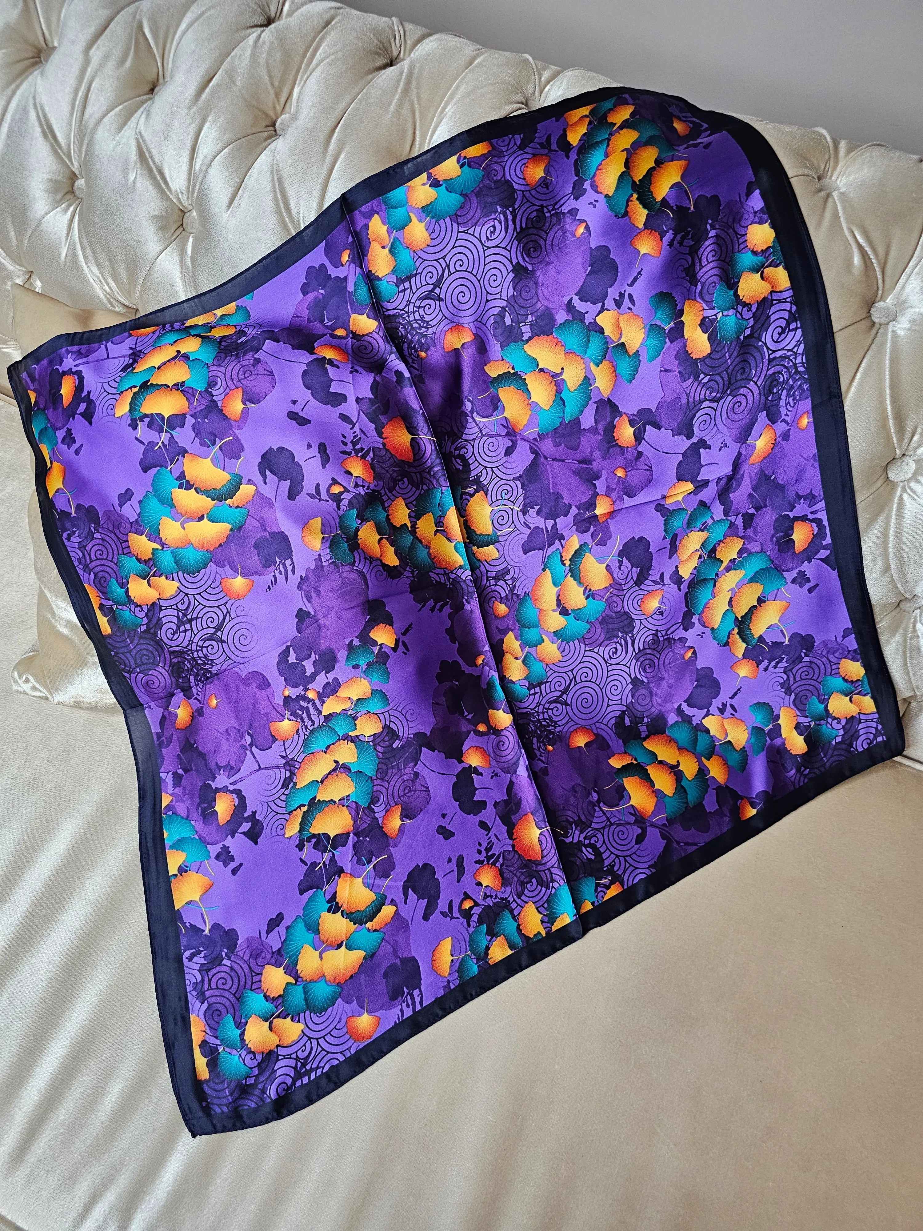 DESENLİ SATEN FULAR (70X70)