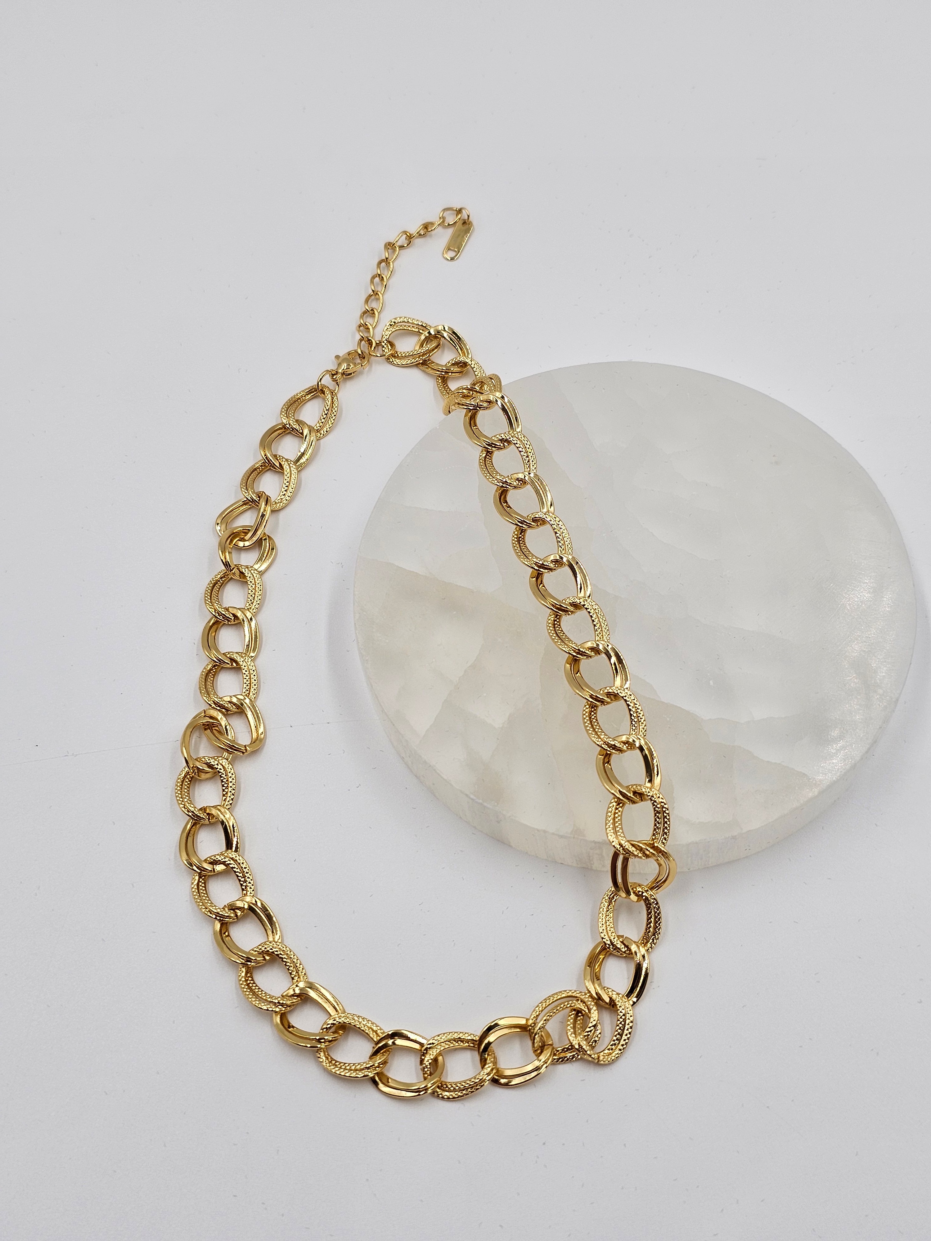 ALTIN KAPLAMA OLUKLU BÜYÜK ZİNCİR KOLYE