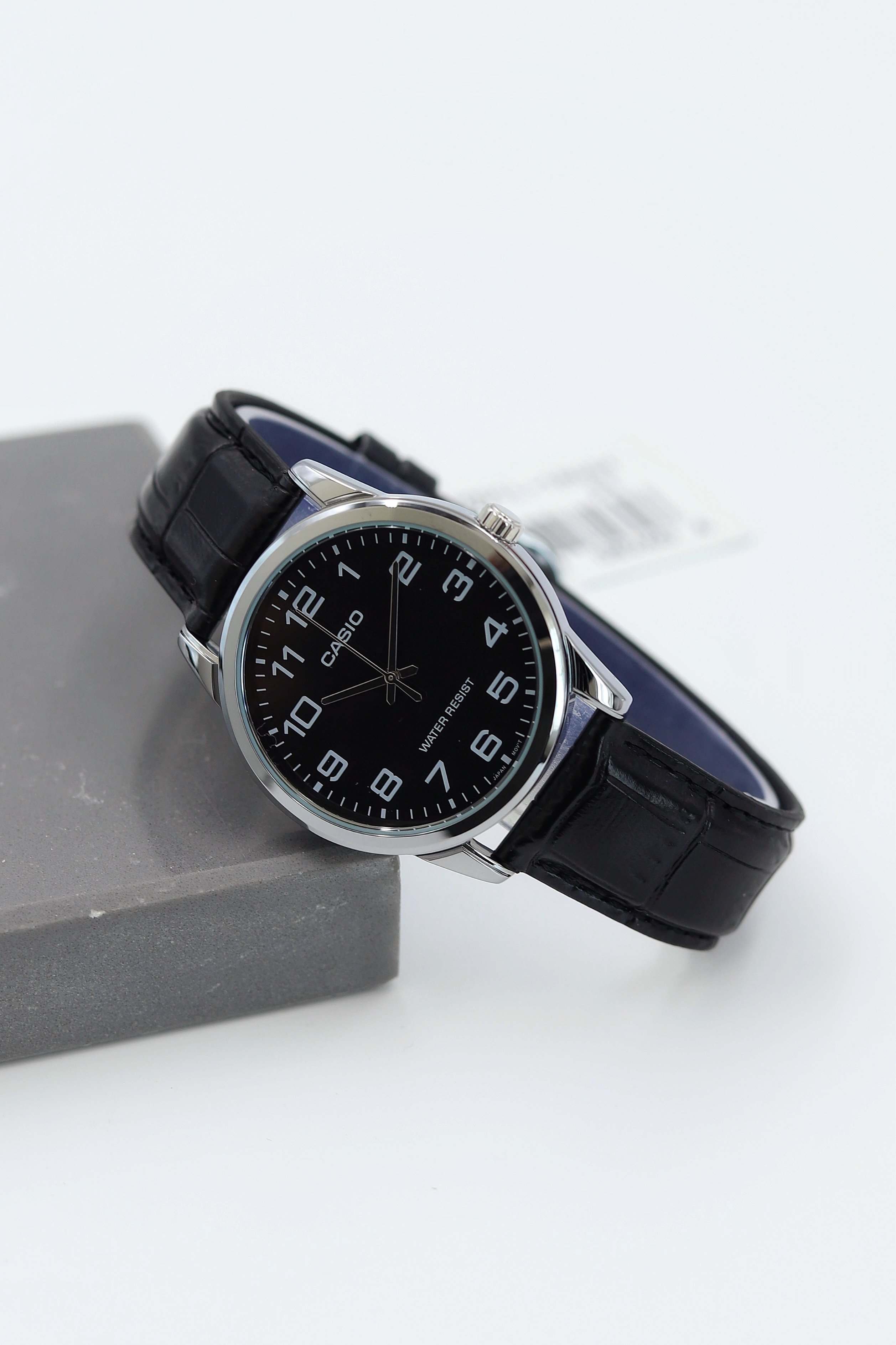 Casio Deri Kordon Erkek Kol Saati ASW123-133CS