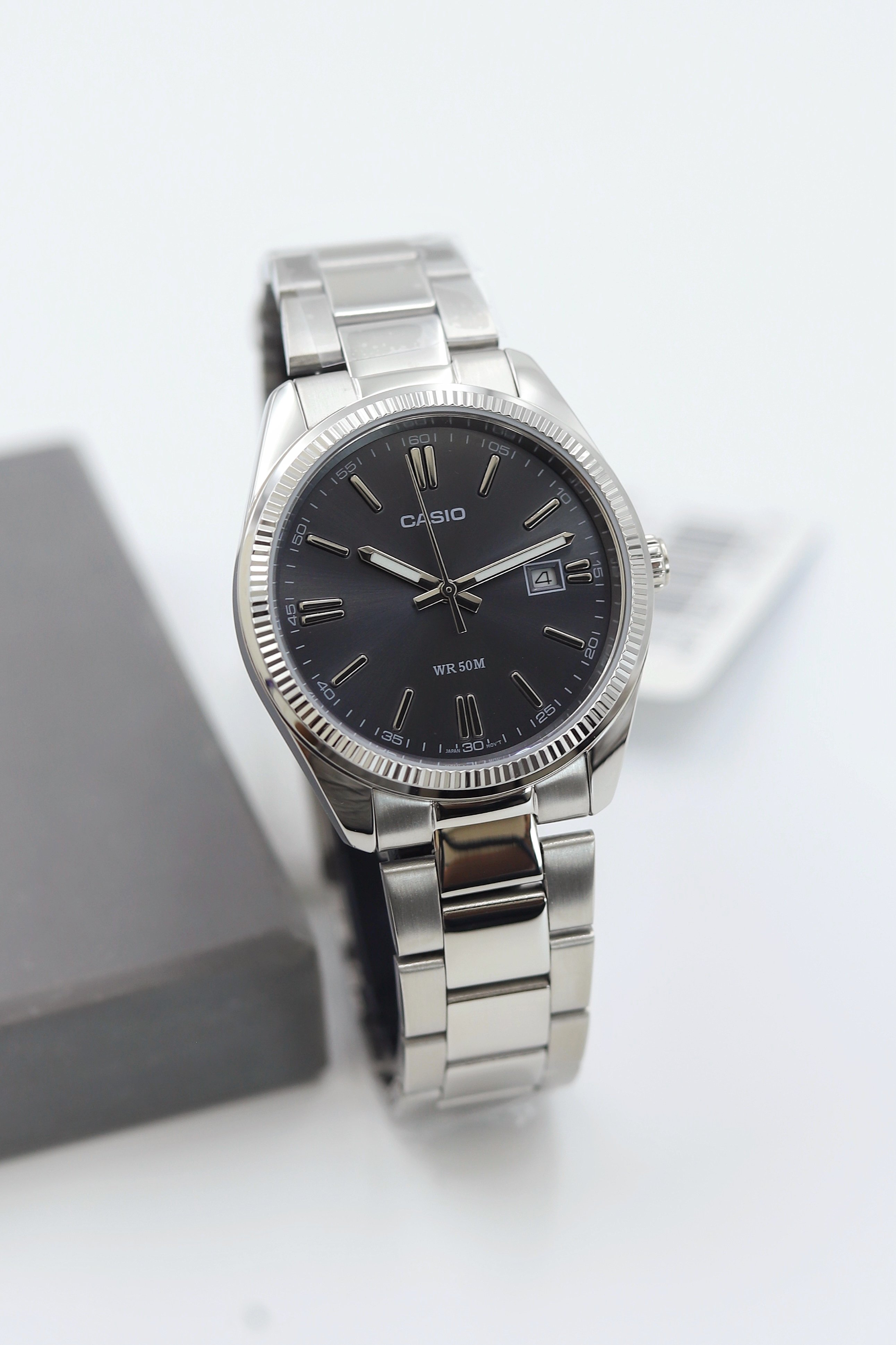 Casio Çelik Kordon Erkek Kol Saati ASW123-113CS