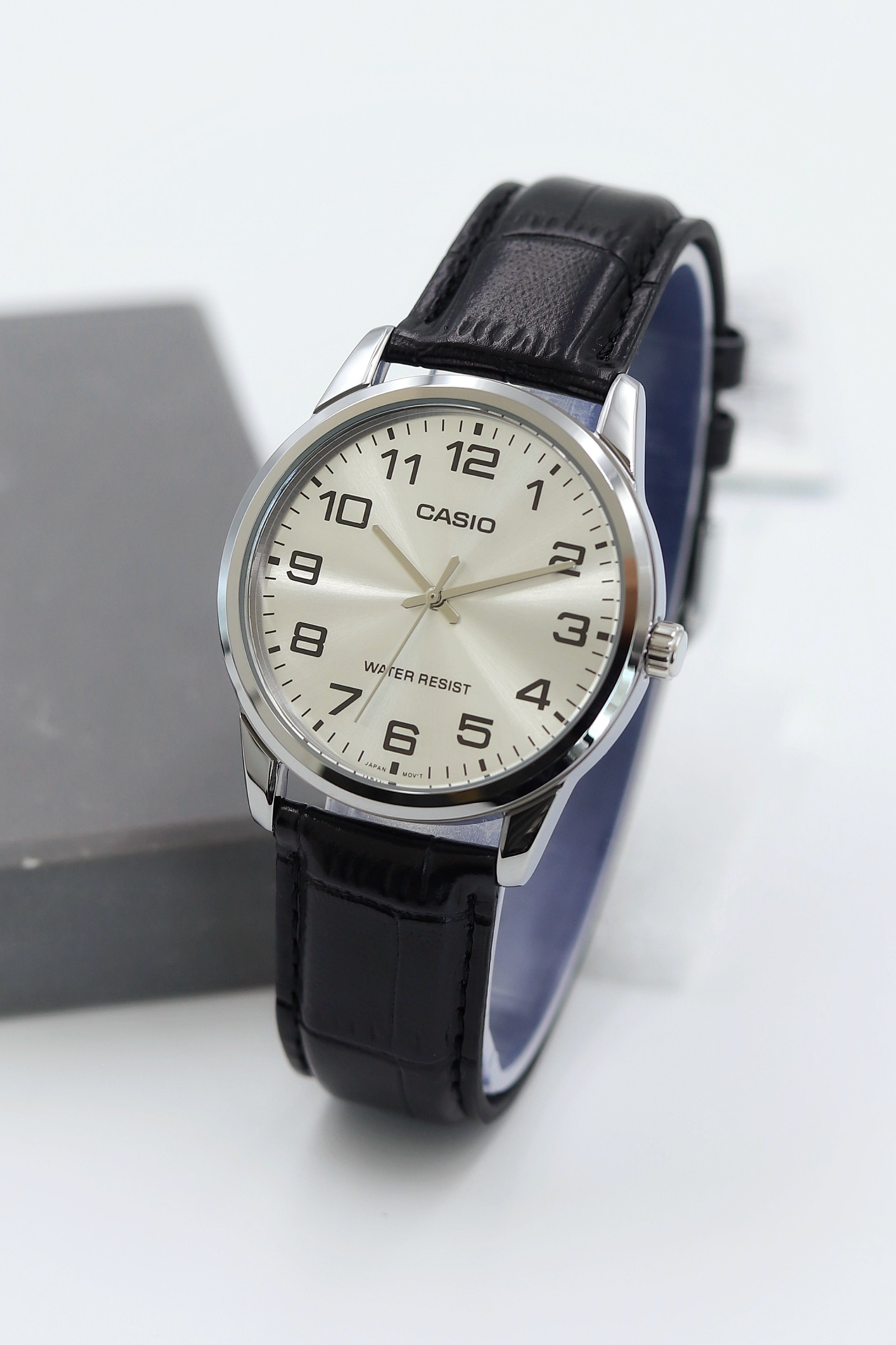 Casio Deri Kordon Erkek Kol Saati ASW123-132CS