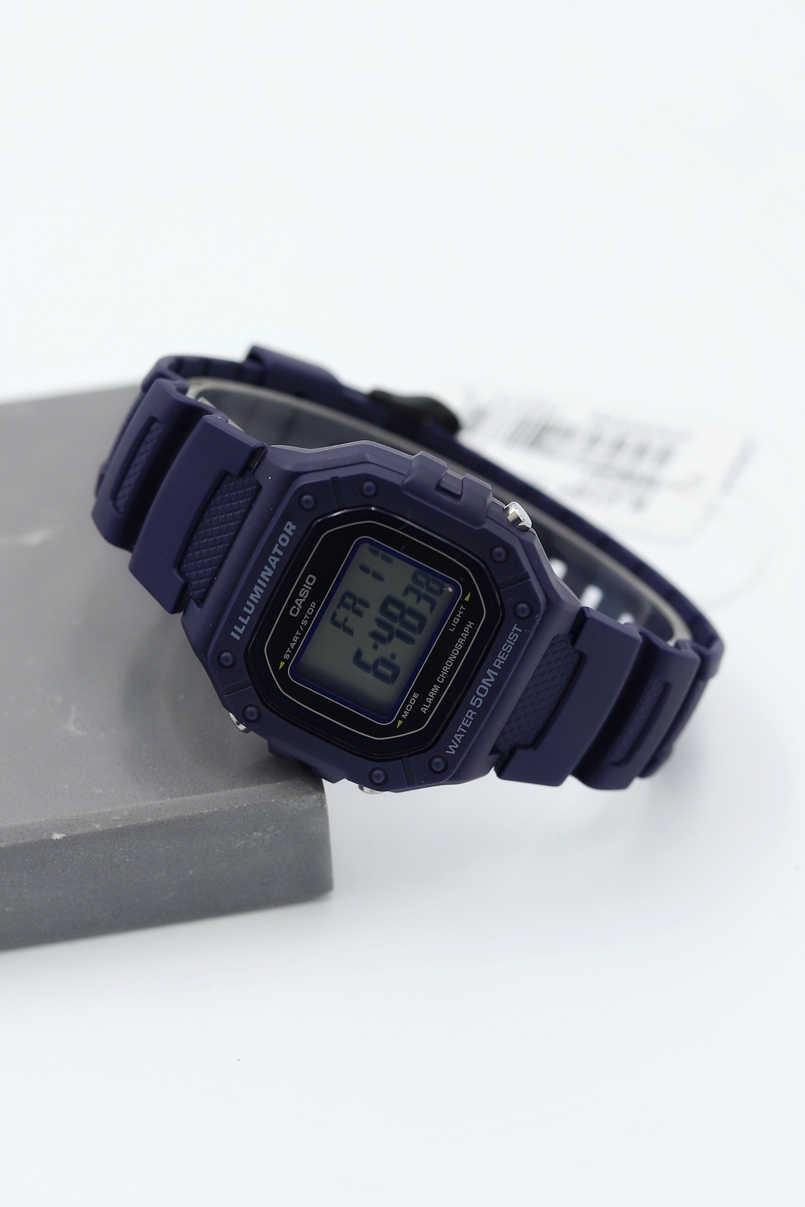 Casio Silikon Kordon Dijital Erkek Kol Saati ASW123-145CS