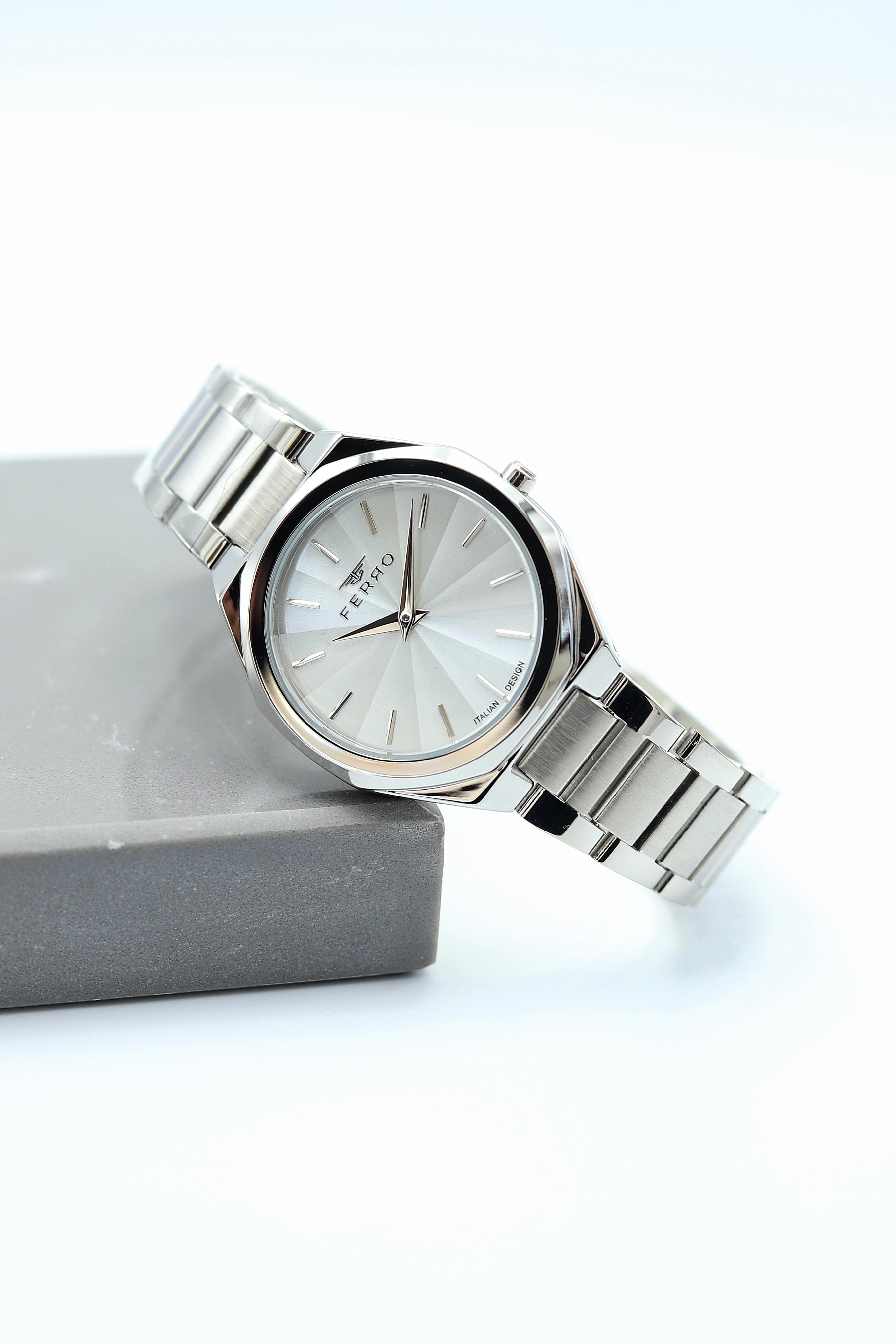 Ferro Gümüş Renk Kadın Kol Saati