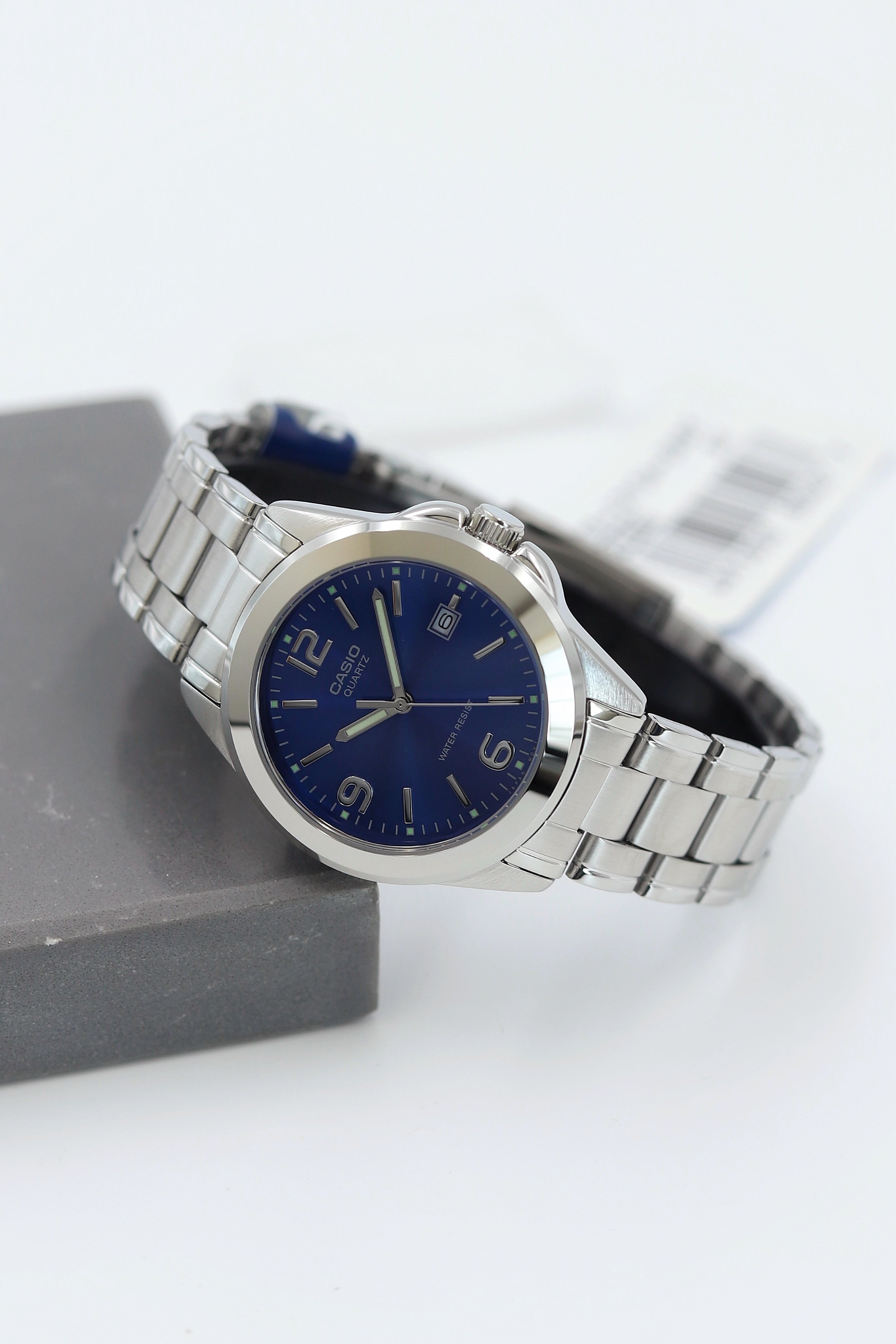 Casio Çelik Kordon Erkek Kol Saati ASW123-122CS
