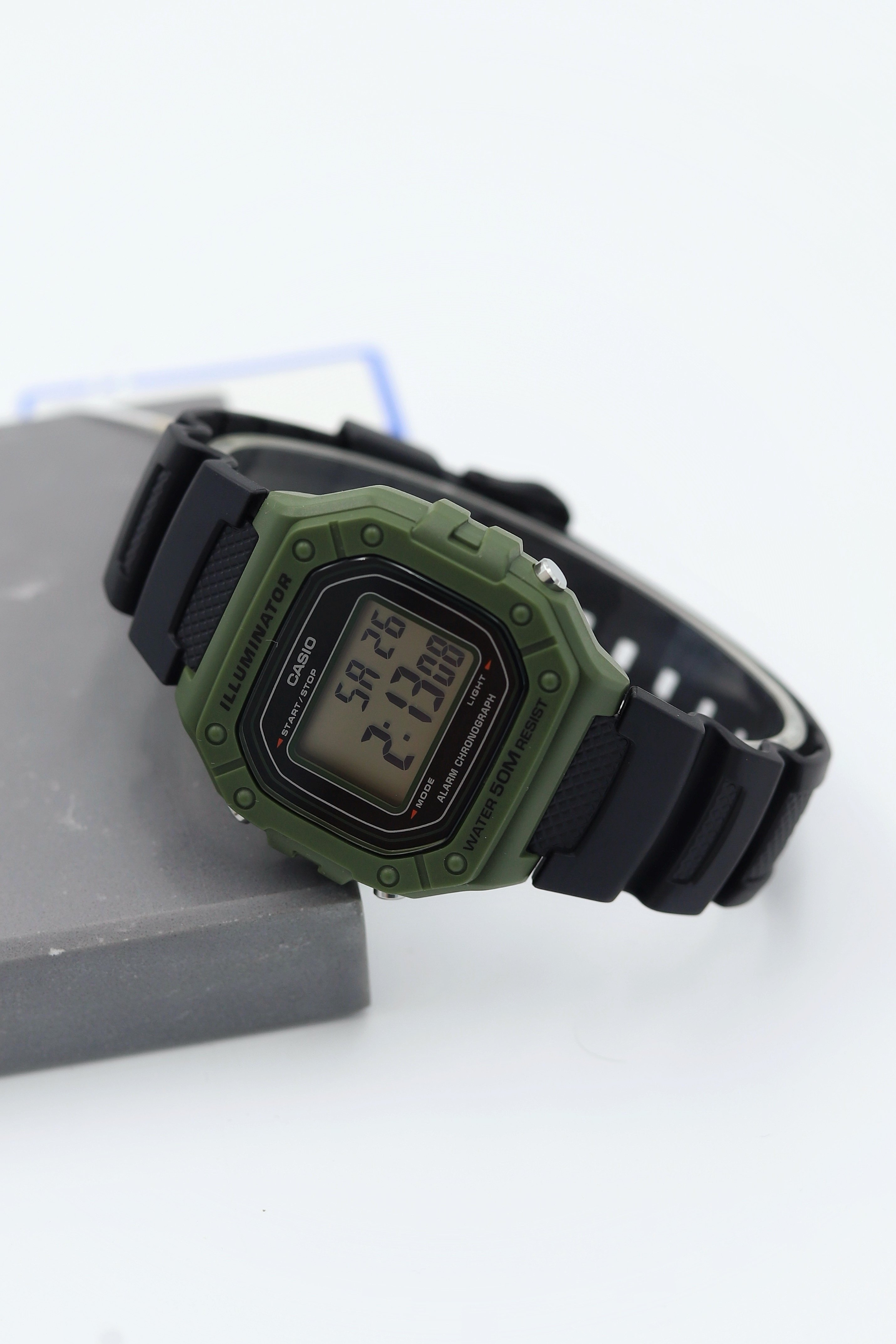 Casio Silikon Kordon Dijital Erkek Kol Saati ASW123-143CS