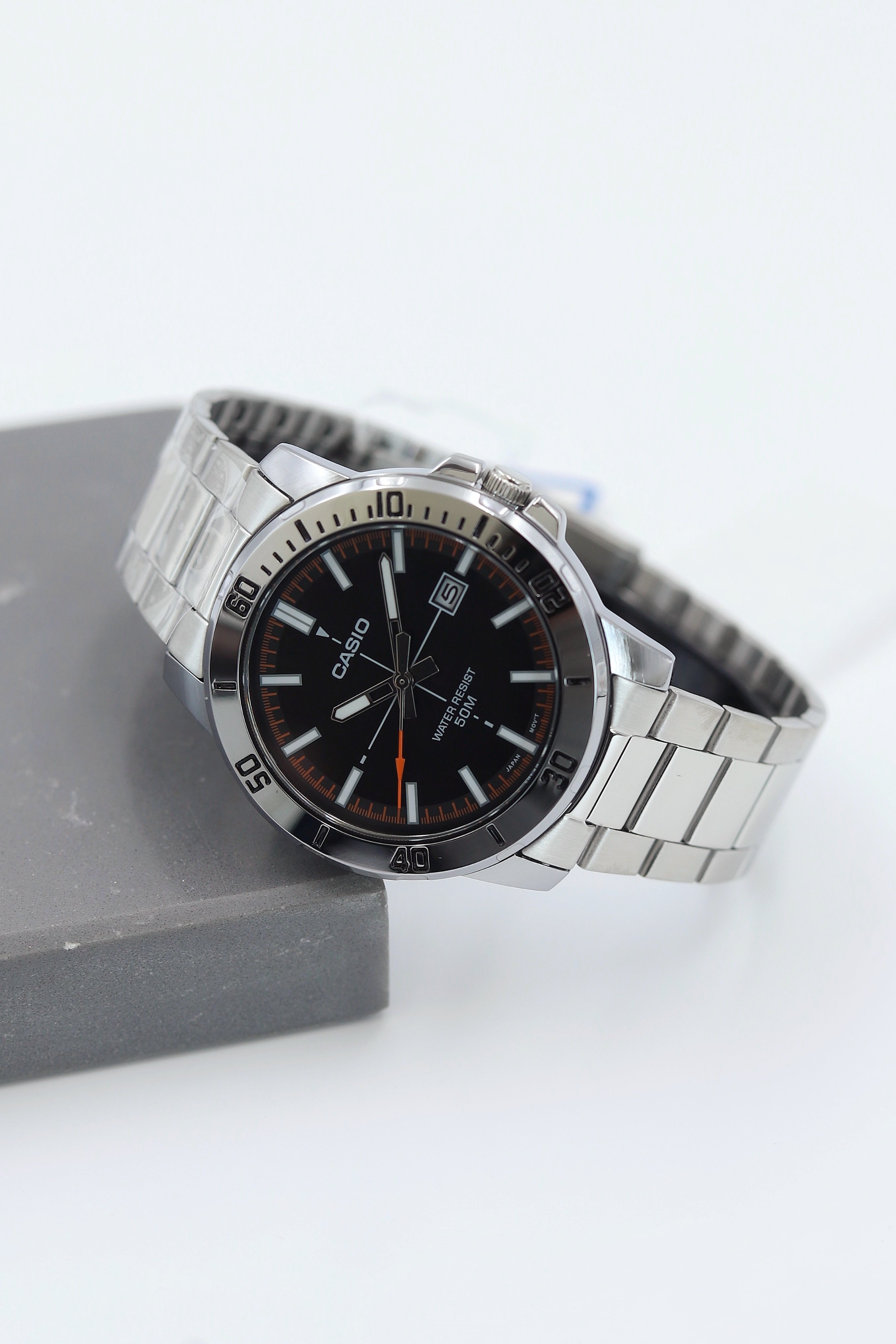 Casio Çelik Kordon Erkek Kol Saati ASW123-111CS