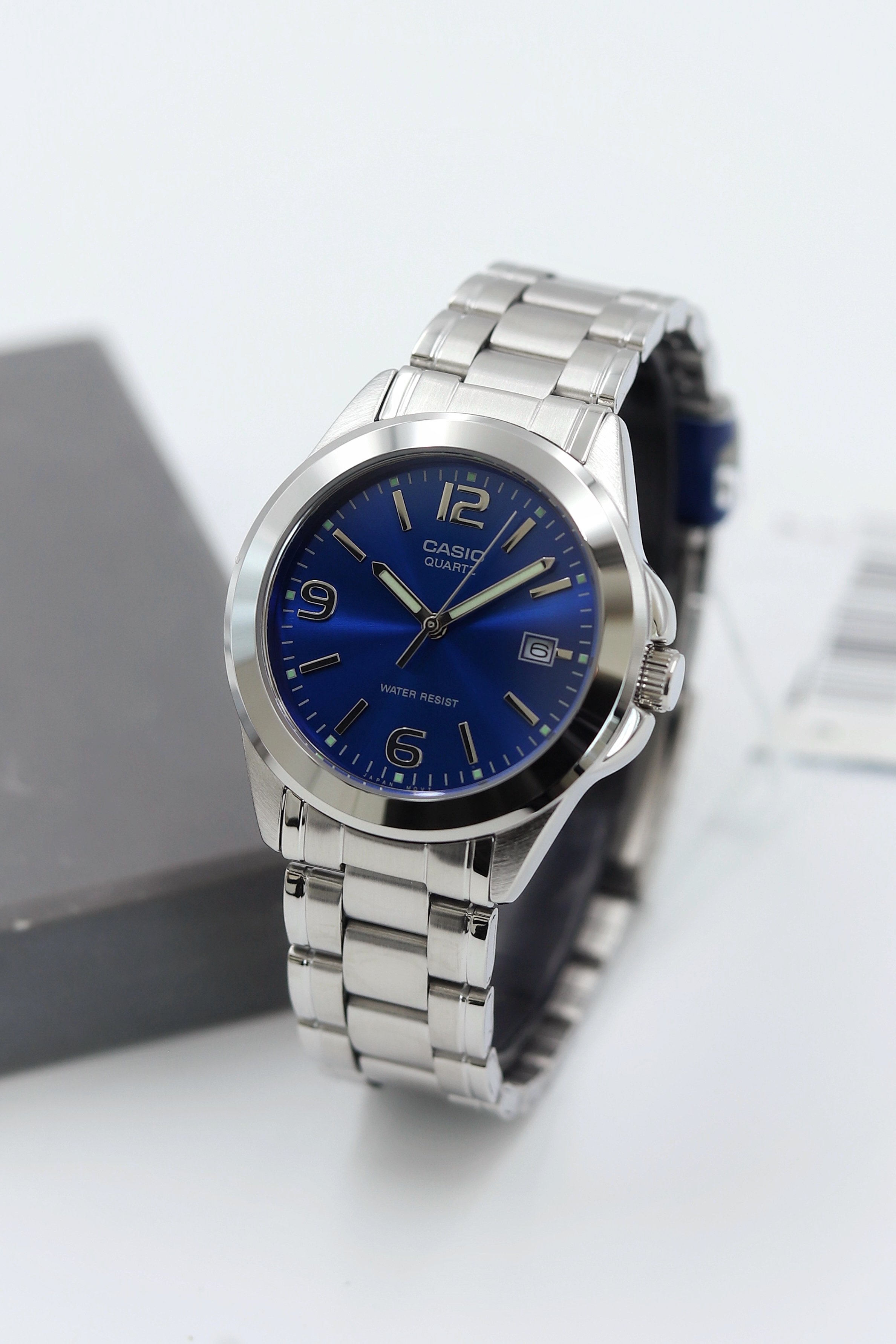 Casio Çelik Kordon Erkek Kol Saati ASW123-122CS