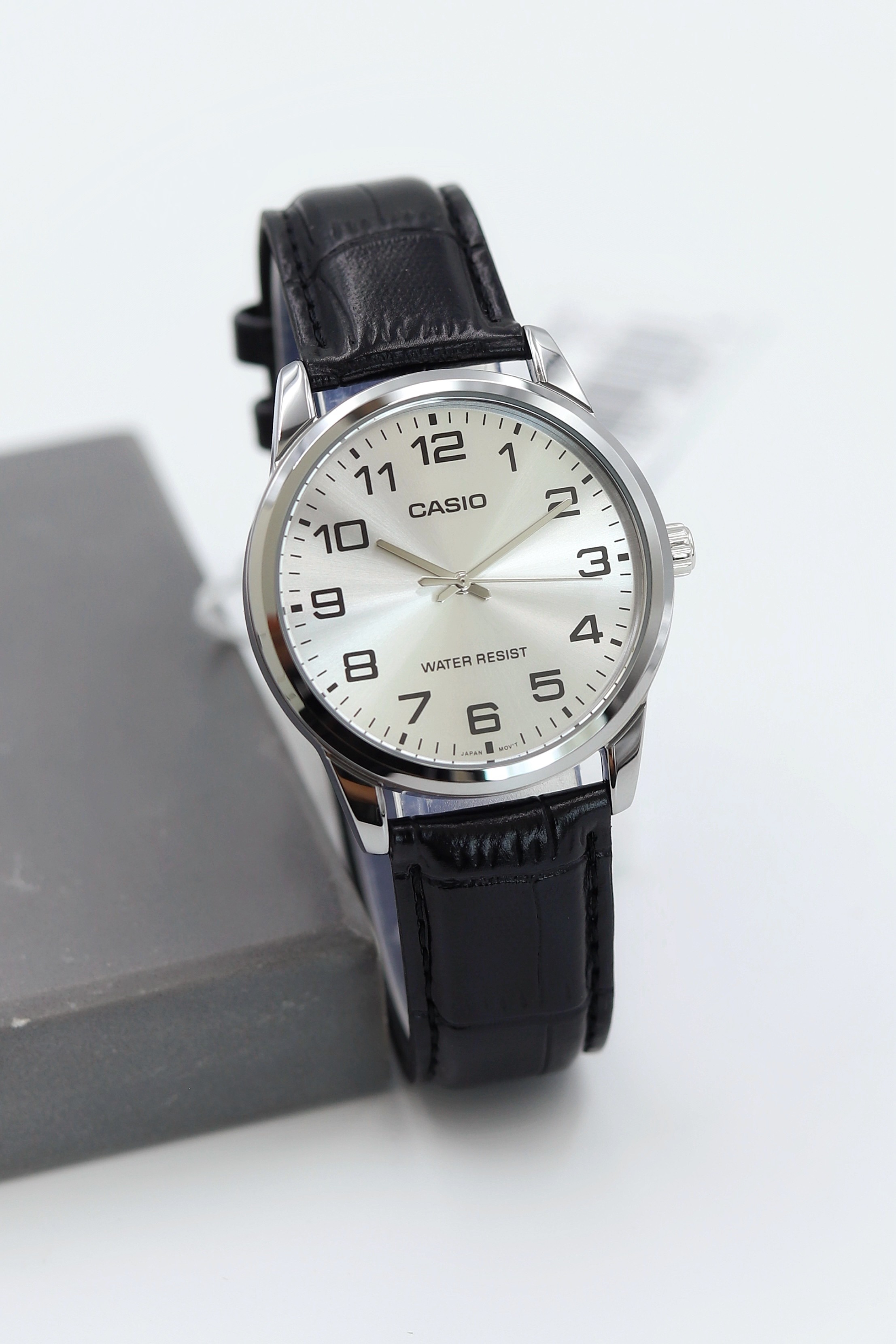 Casio Deri Kordon Erkek Kol Saati ASW123-132CS