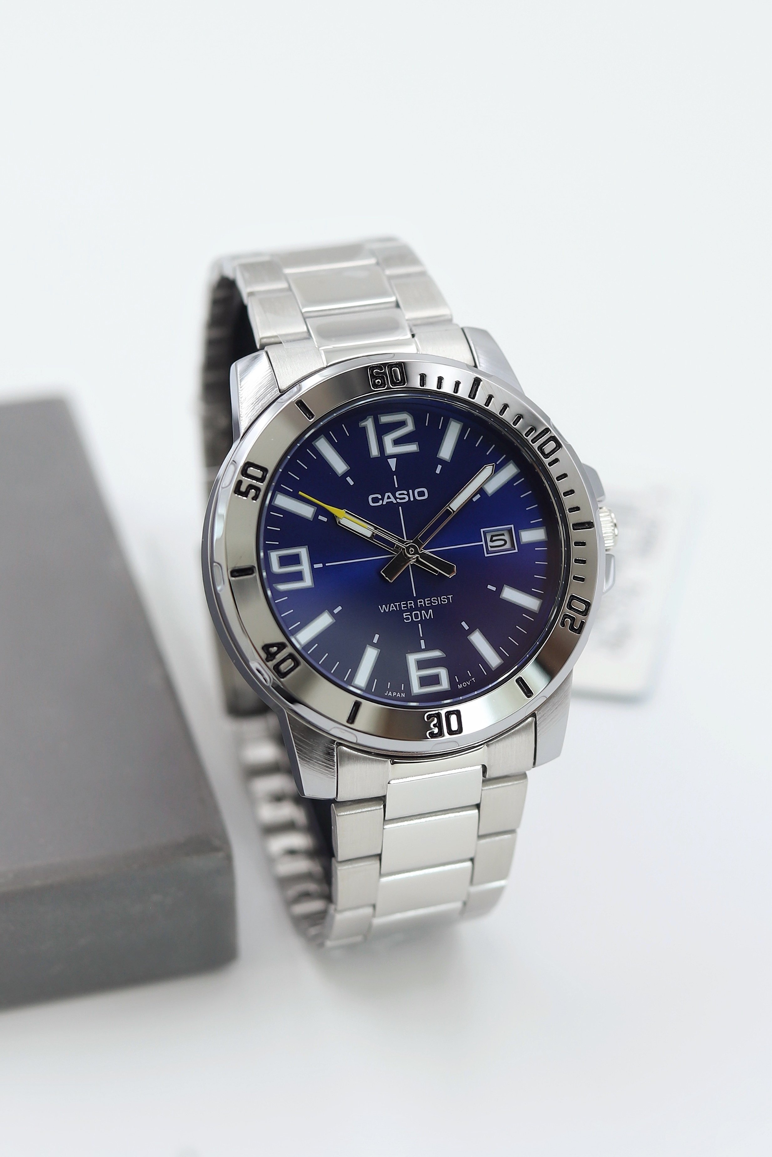 Casio Çelik Kordon Erkek Kol Saati ASW123-106CS