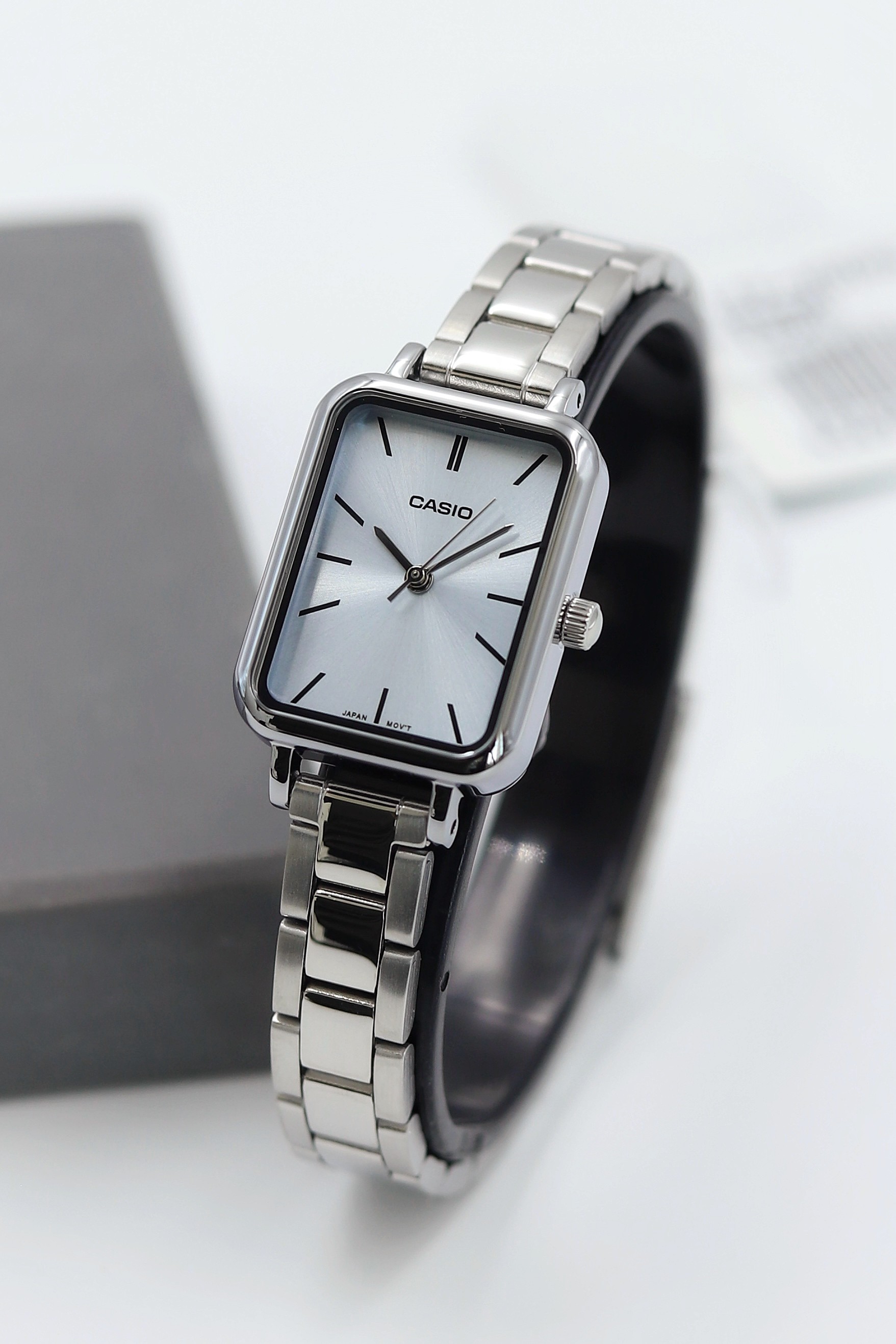 Casio Çelik Kordon Kadın Kol Saati ASW123-130CS