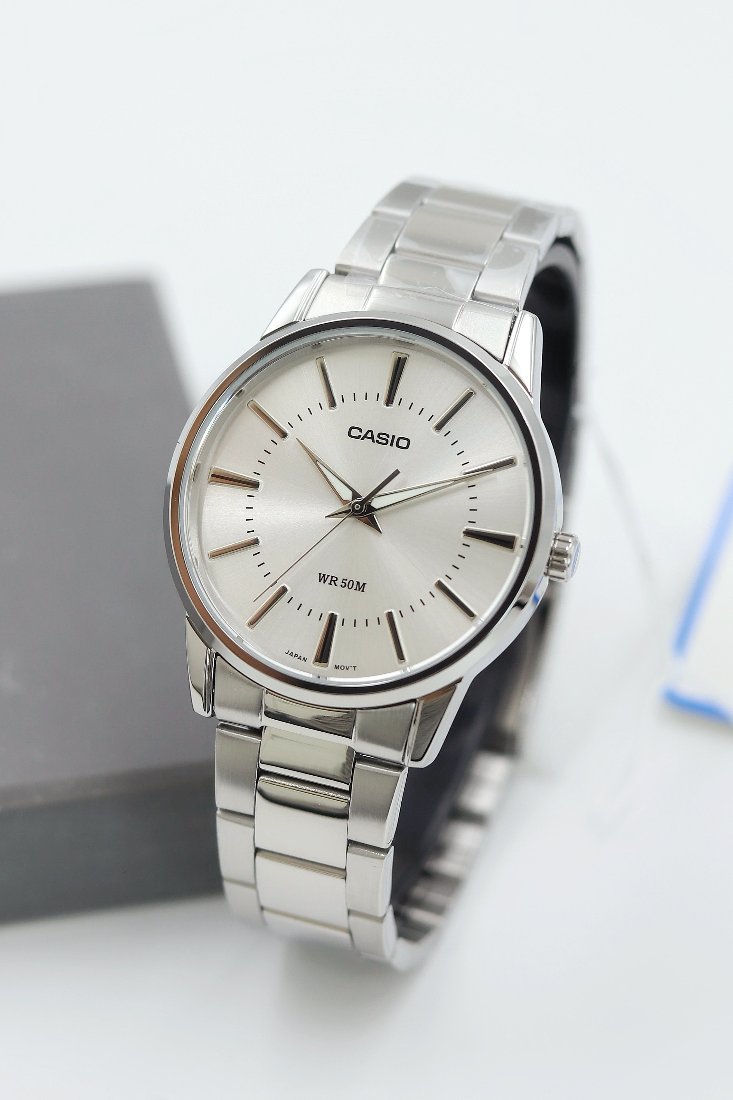 Casio Çelik Kordon Erkek Kol Saati ASW123-105CS