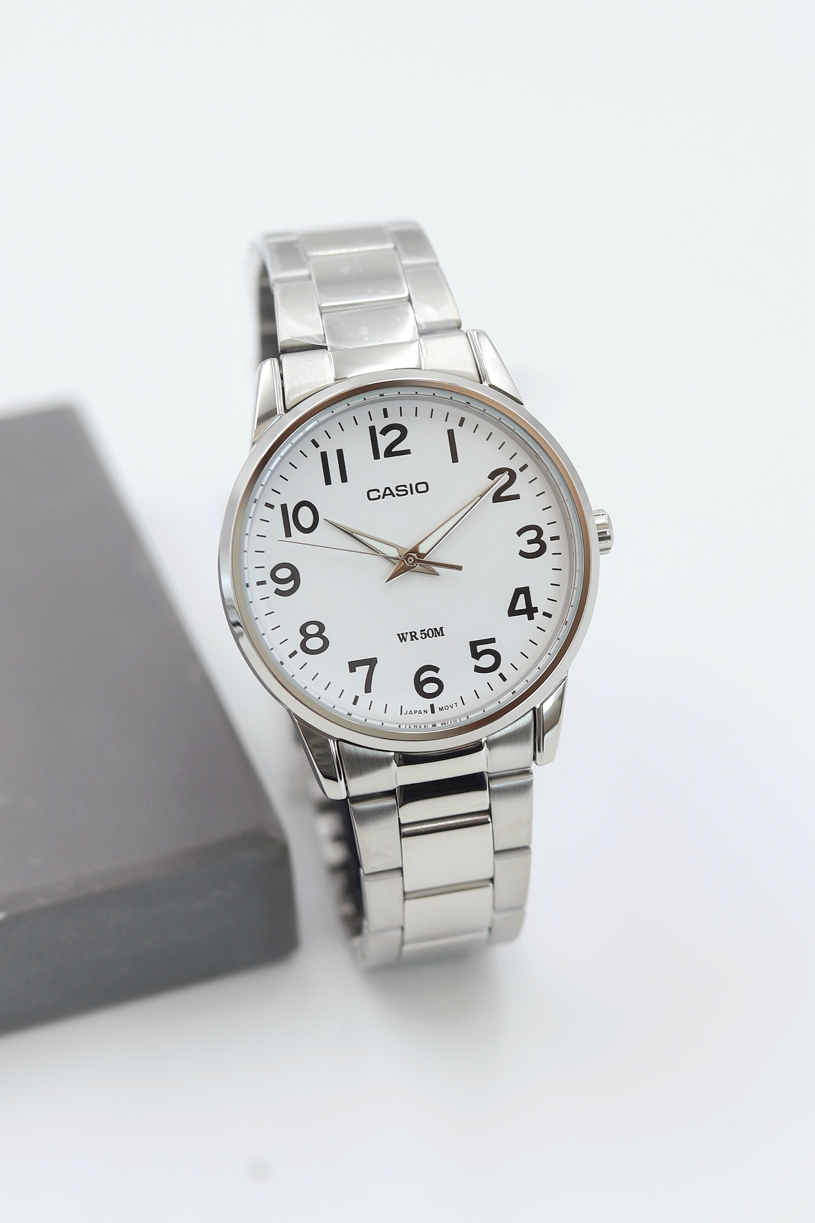 Casio Çelik Kordon Erkek Kol Saati ASW123-114CS