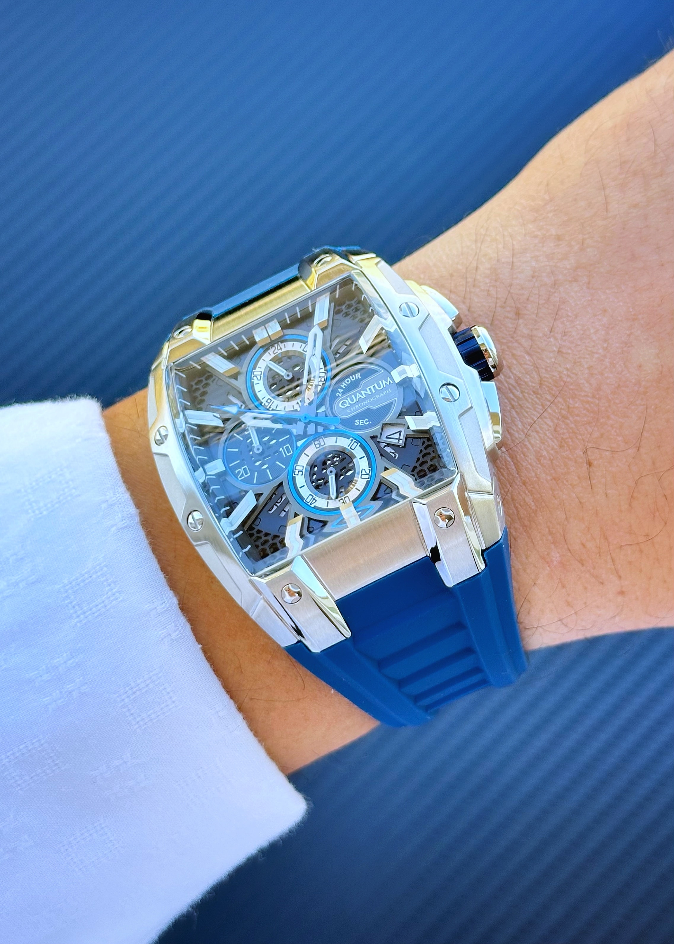 Quantum HNG1161.359 Lacivert Silikon Kordon Erkek Kol Saati