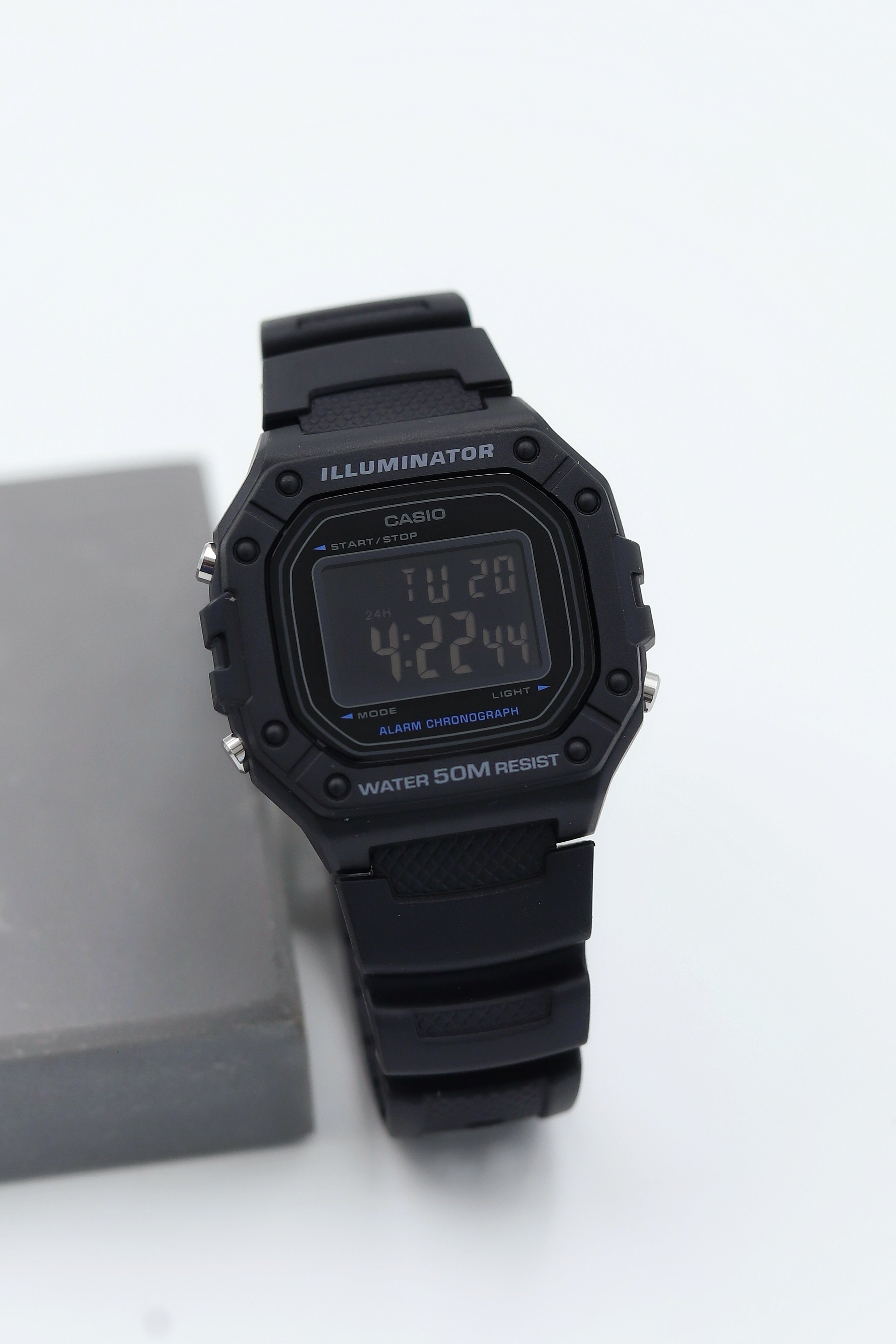 Casio Silikon Kordon Dijital Erkek Kol Saati ASW123-144CS