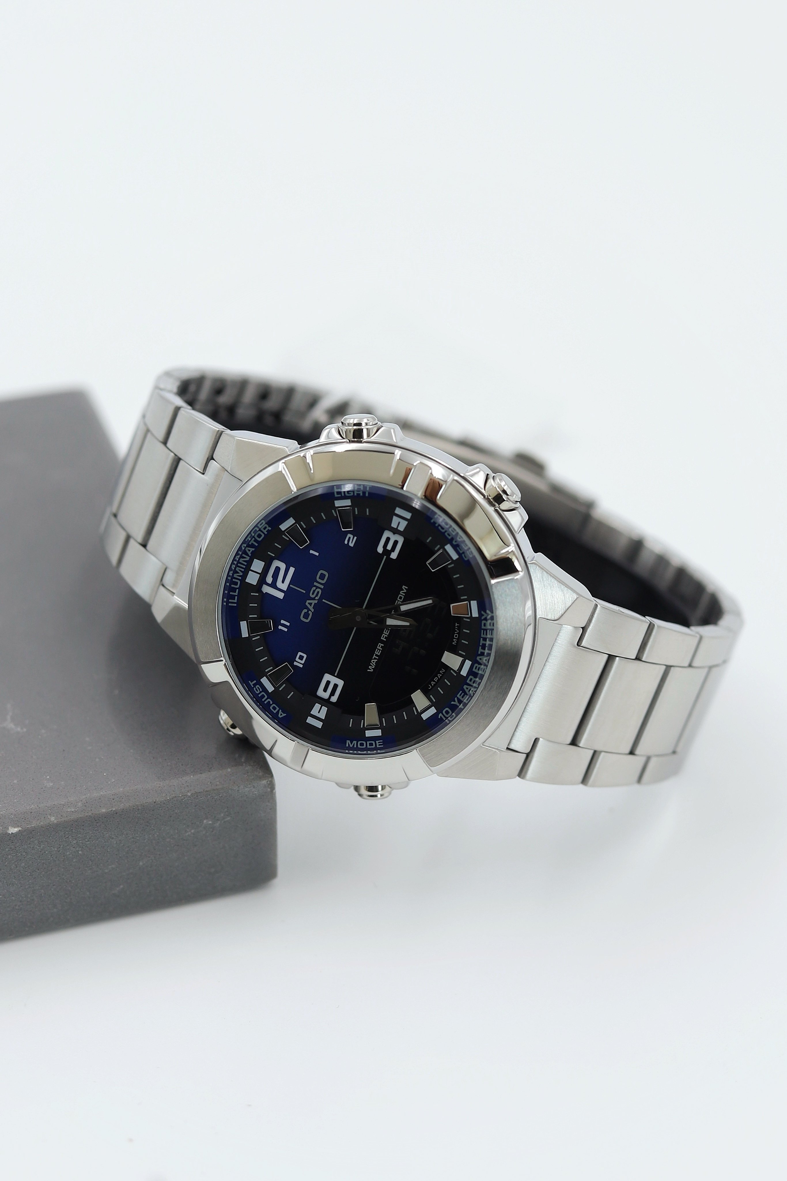 Casio Çelik Kordon Dijital Erkek Kol Saati ASW123-139CS