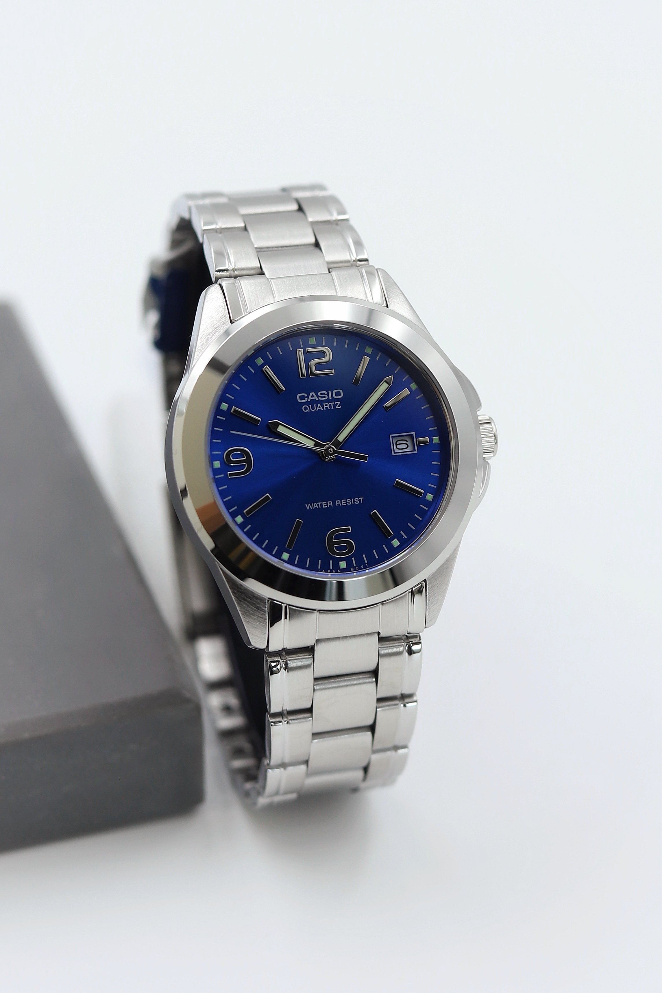 Casio Çelik Kordon Erkek Kol Saati ASW123-122CS