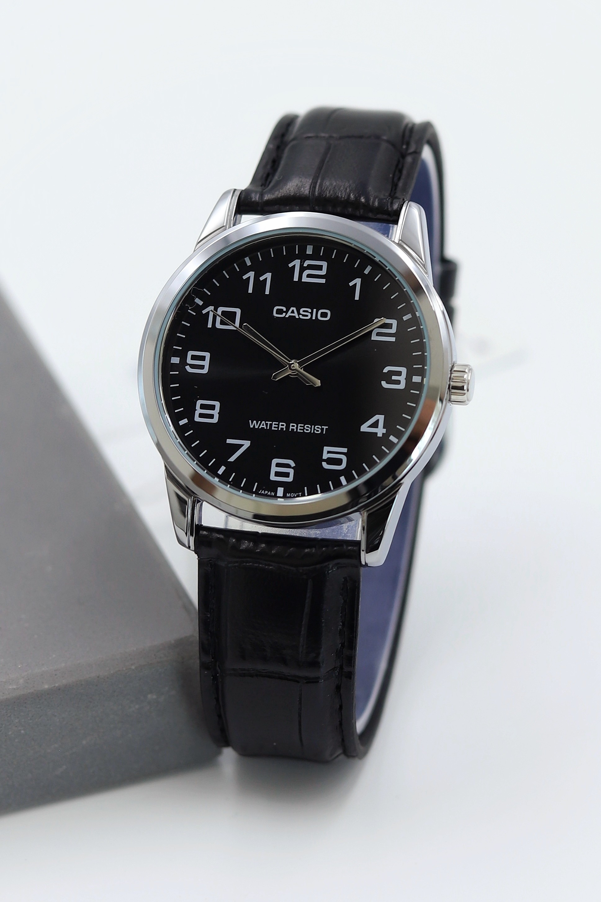 Casio Deri Kordon Erkek Kol Saati ASW123-133CS