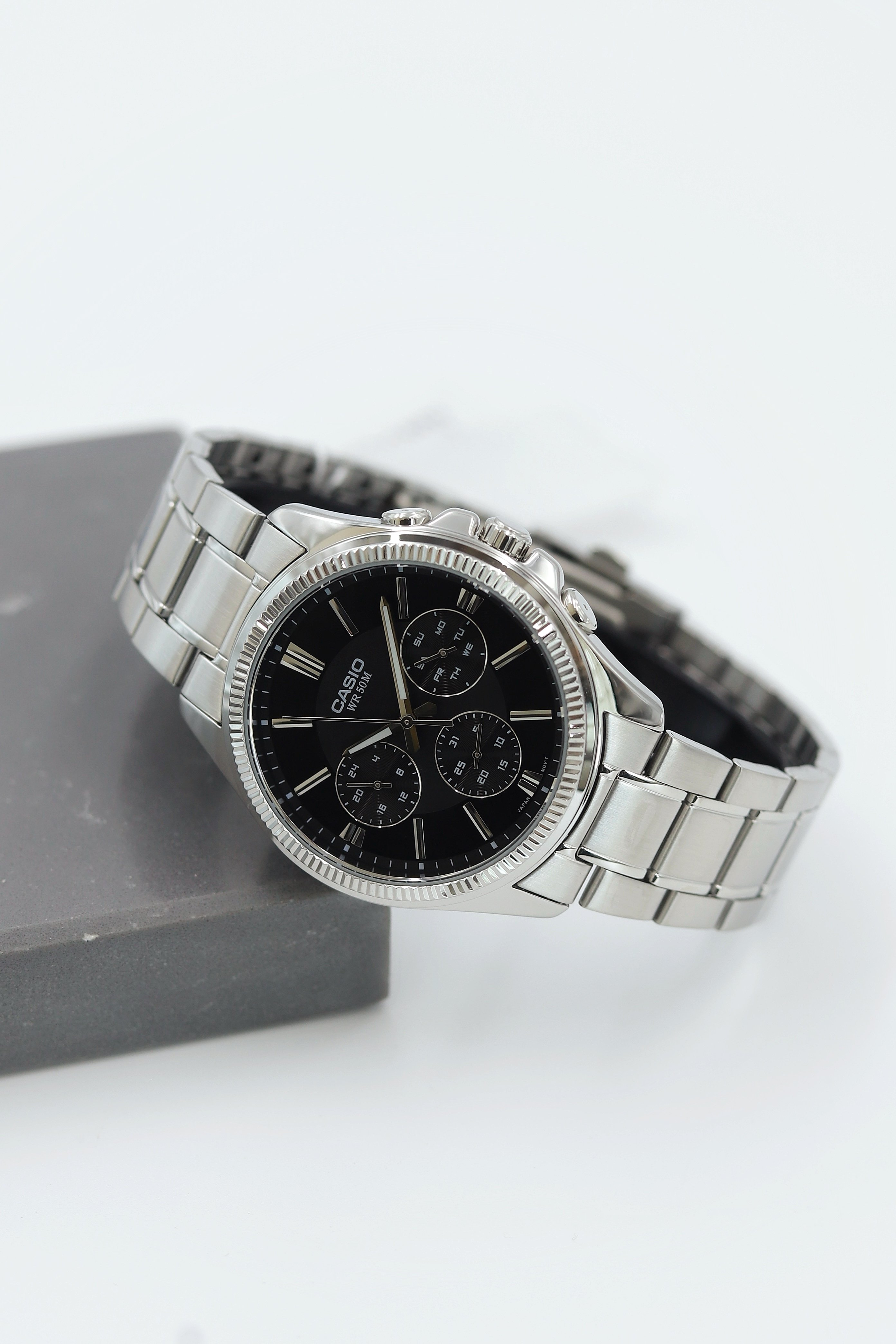 Casio Çelik Kordon Erkek Kol Saati ASW123-136CS