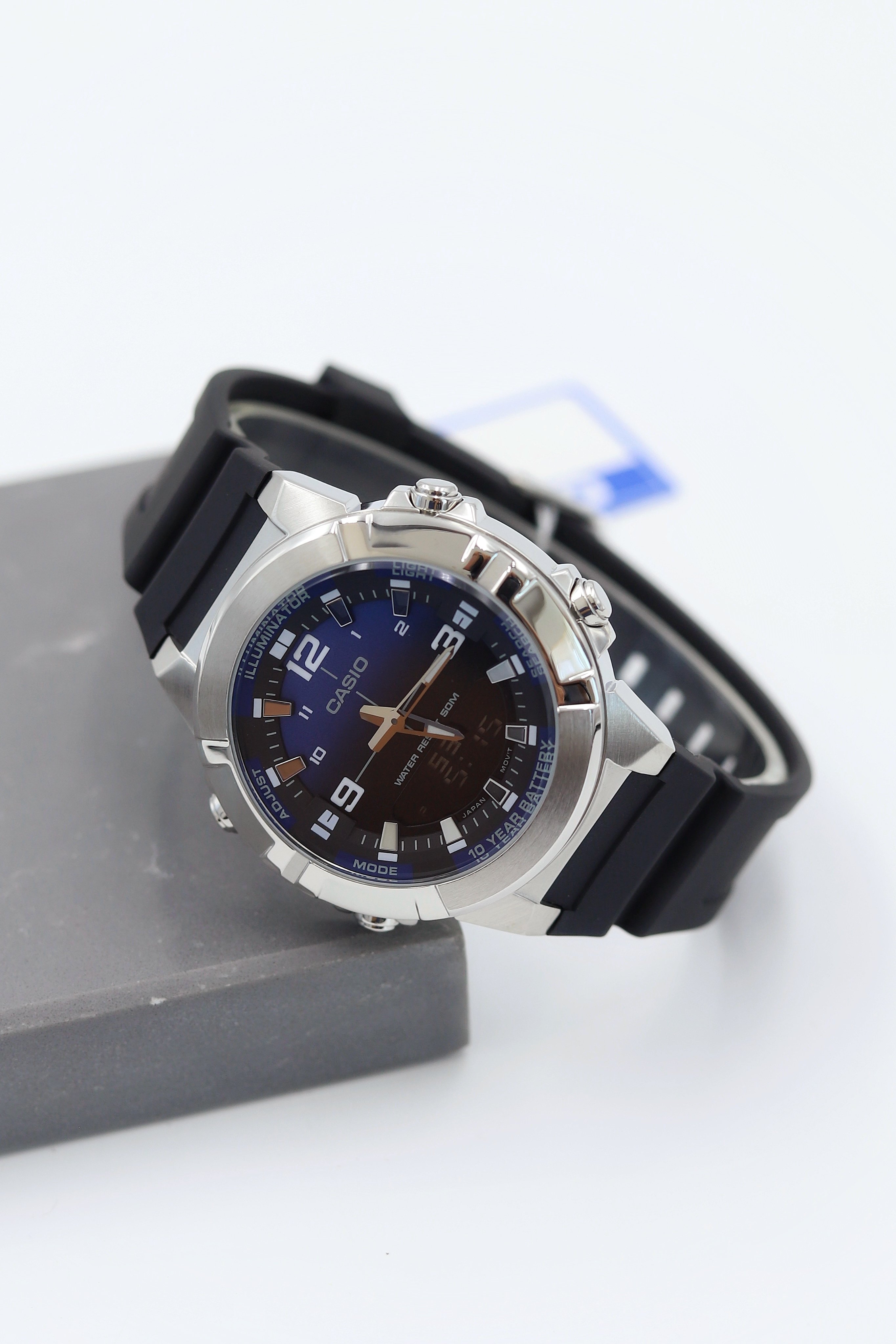Casio Silikon Kordon Dijital Erkek Kol Saati ASW123-146CS