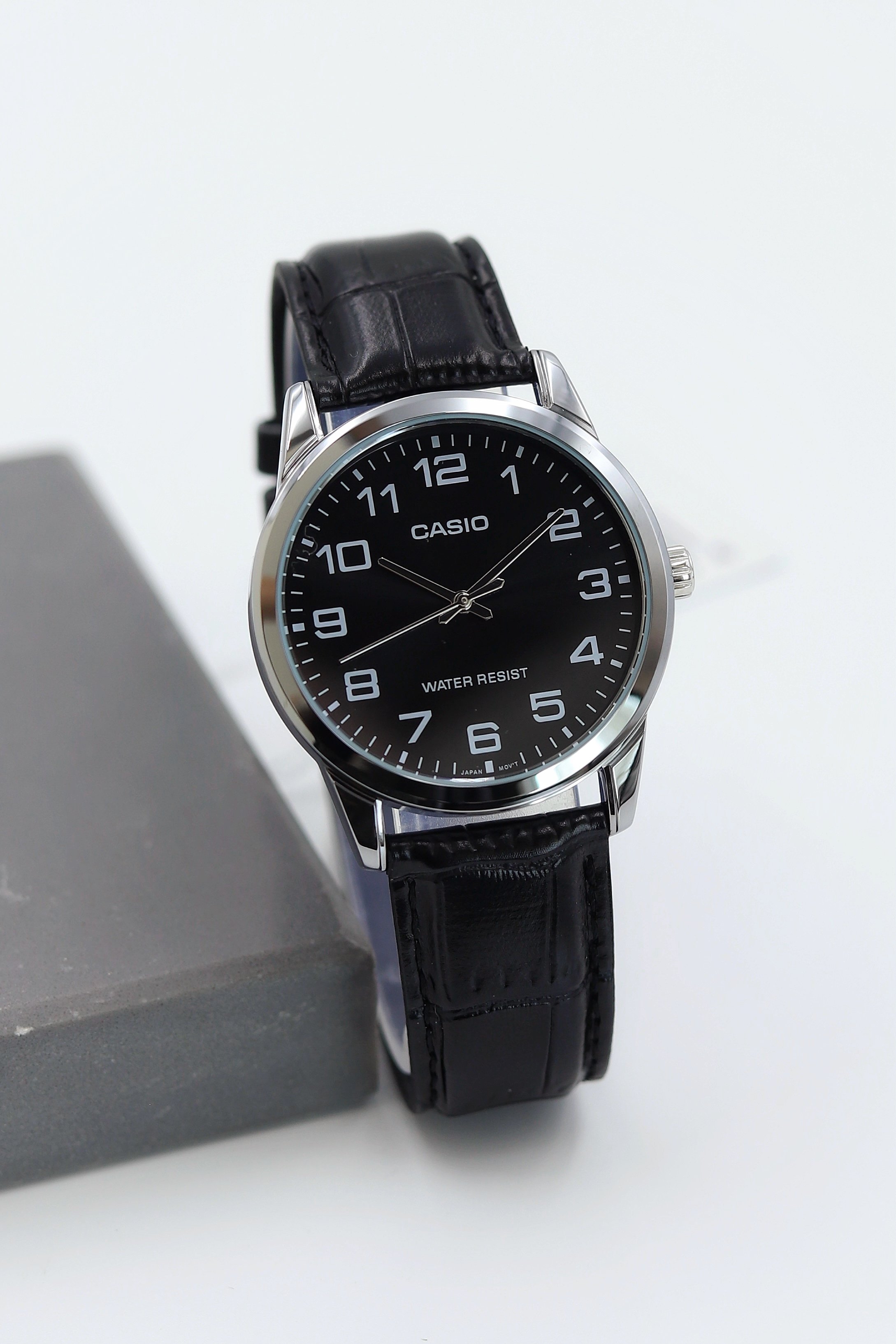 Casio Deri Kordon Erkek Kol Saati ASW123-133CS