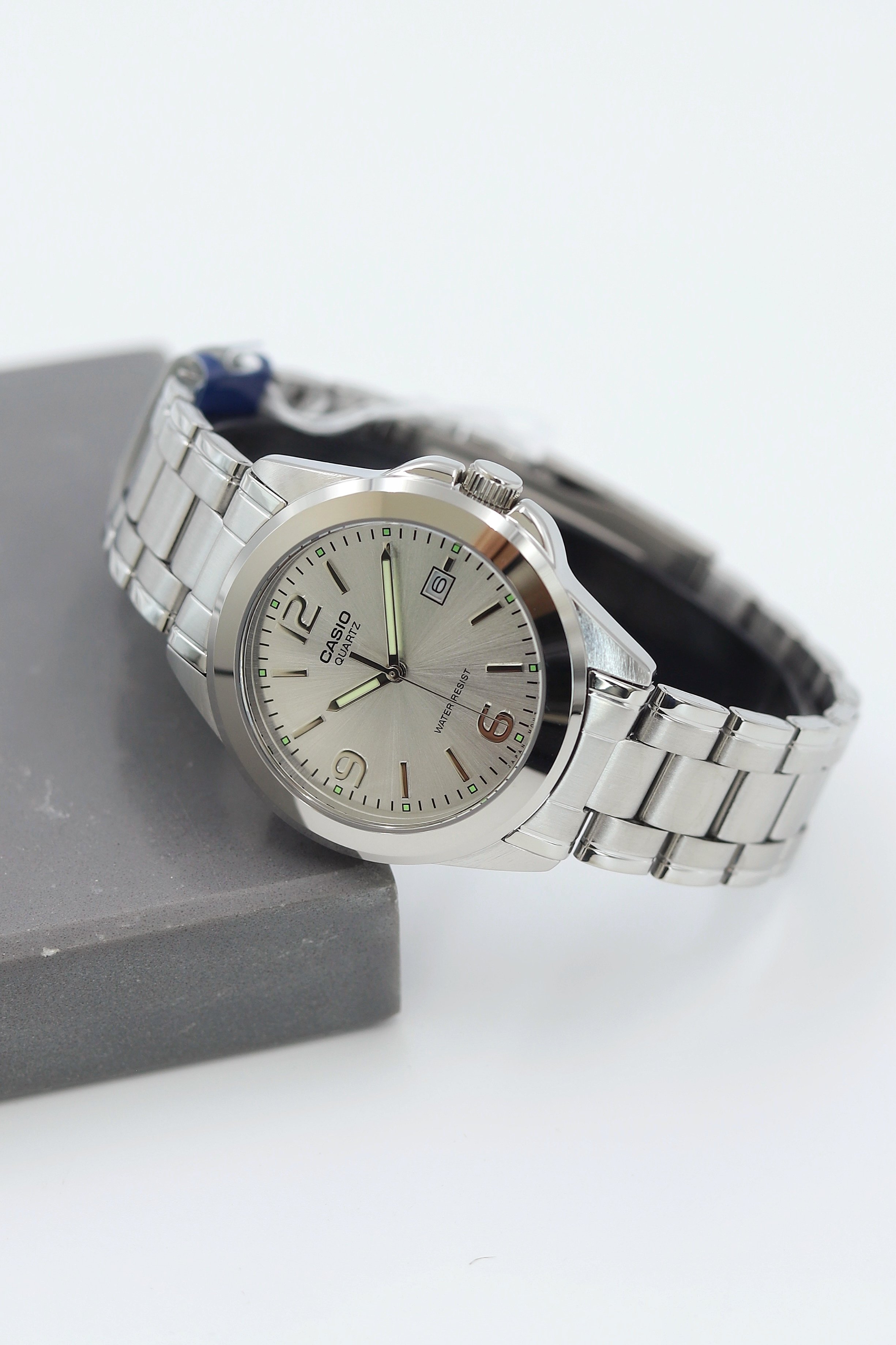 Casio Çelik Kordon Erkek Kol Saati ASW123-118CS