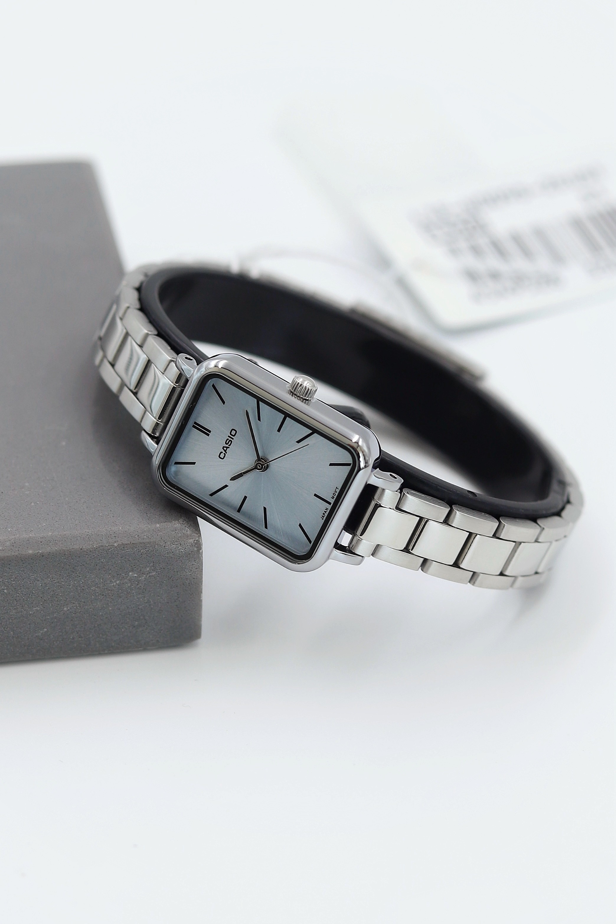 Casio Çelik Kordon Kadın Kol Saati ASW123-130CS