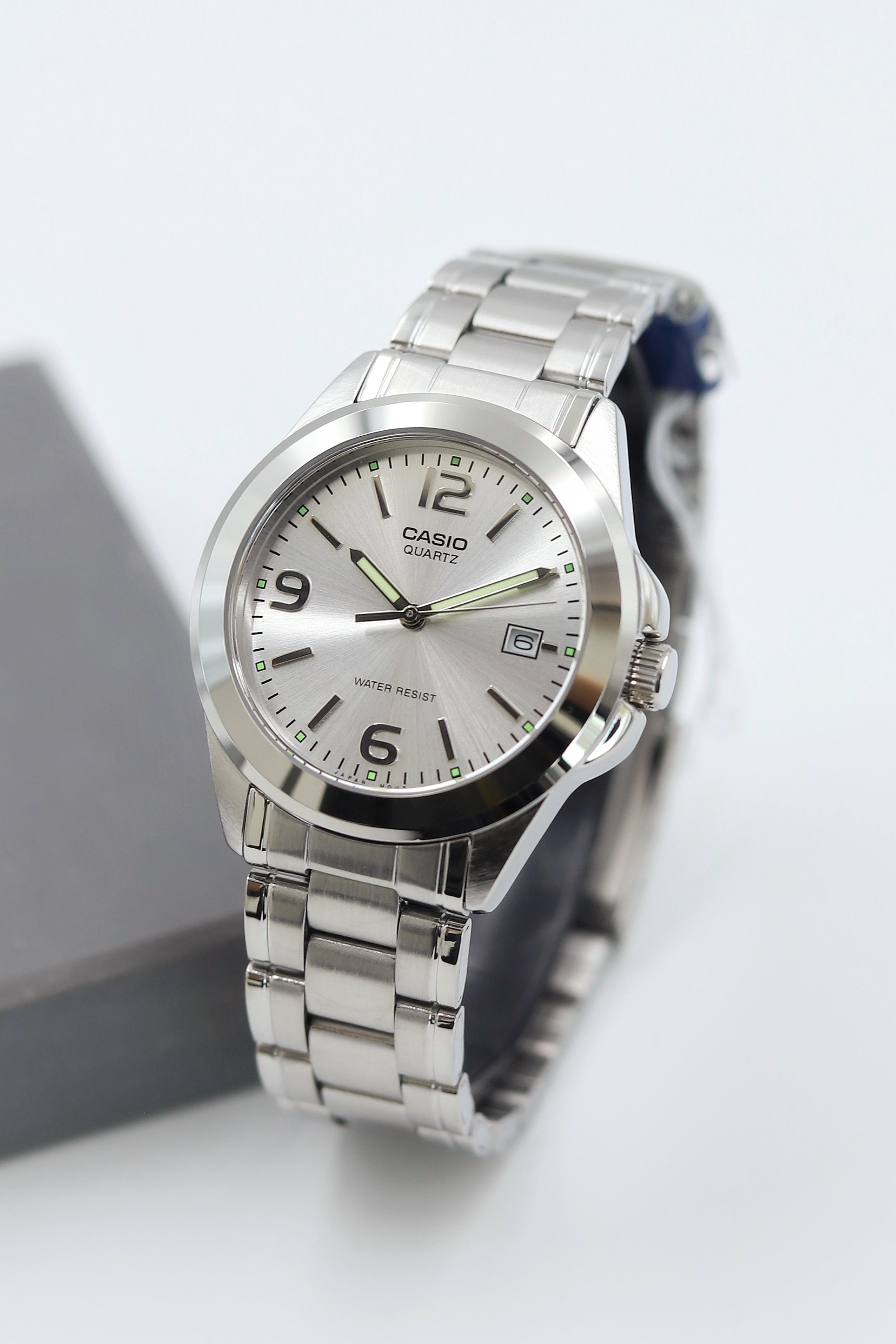 Casio Çelik Kordon Erkek Kol Saati ASW123-118CS