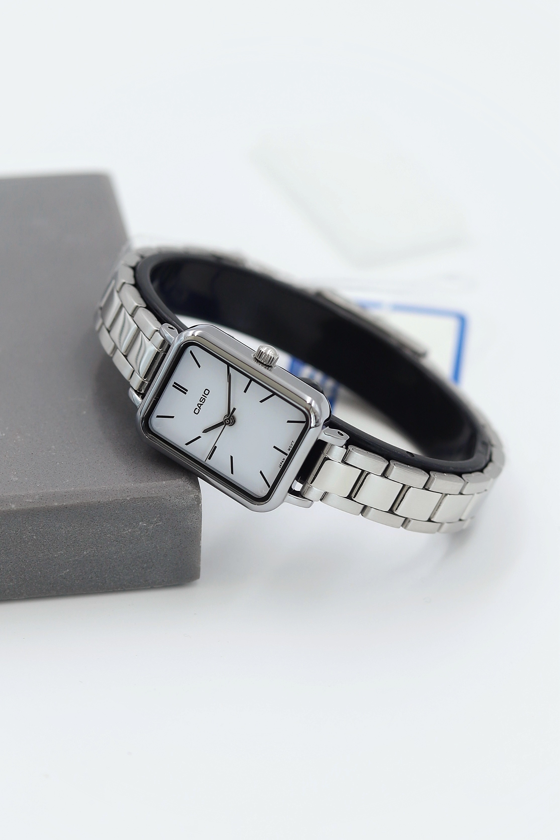 Casio Çelik Kordon Kadın Kol Saati ASW123-129CS