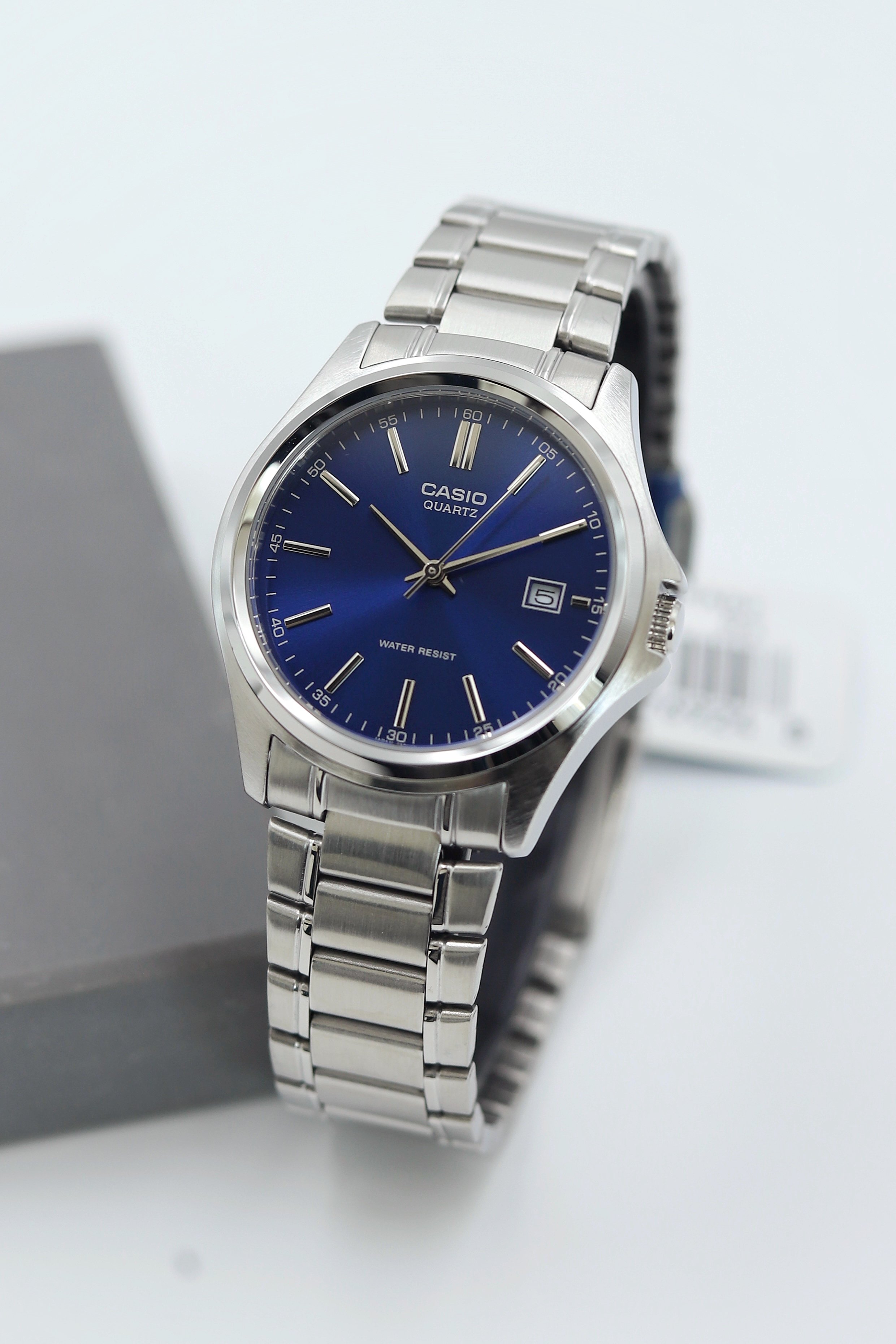 Casio Çelik Kordon Erkek Kol Saati ASW123-100CS