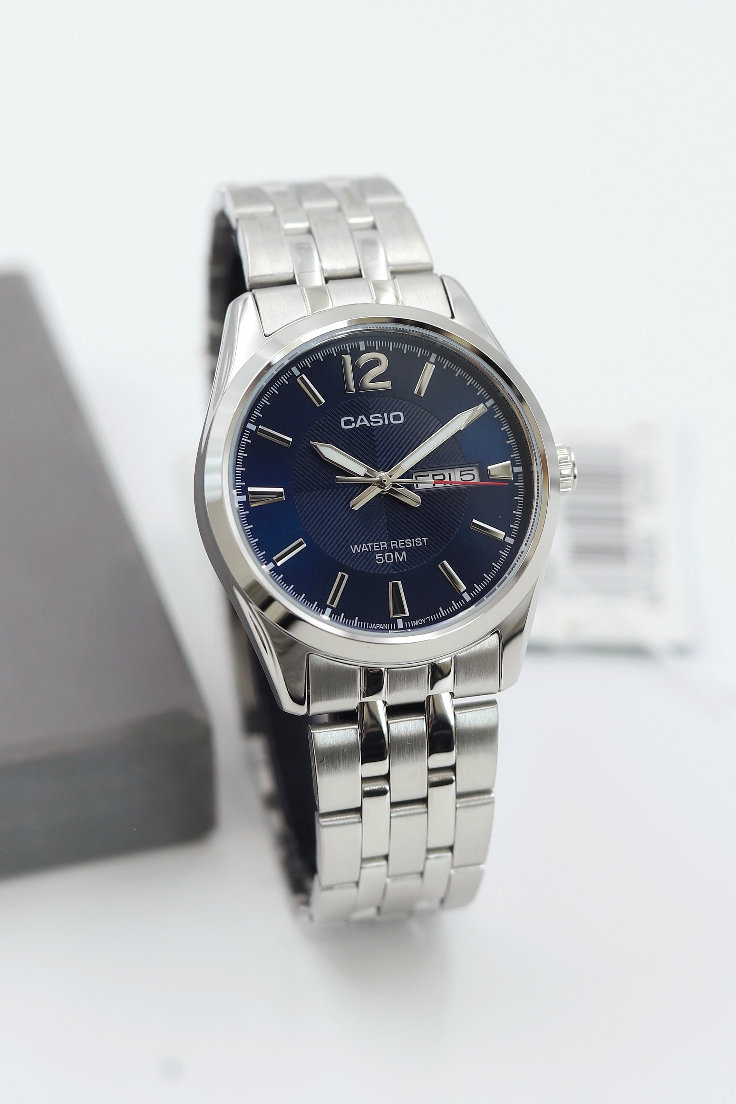 Casio Çelik Kordon Erkek Kol Saati ASW123-109CS