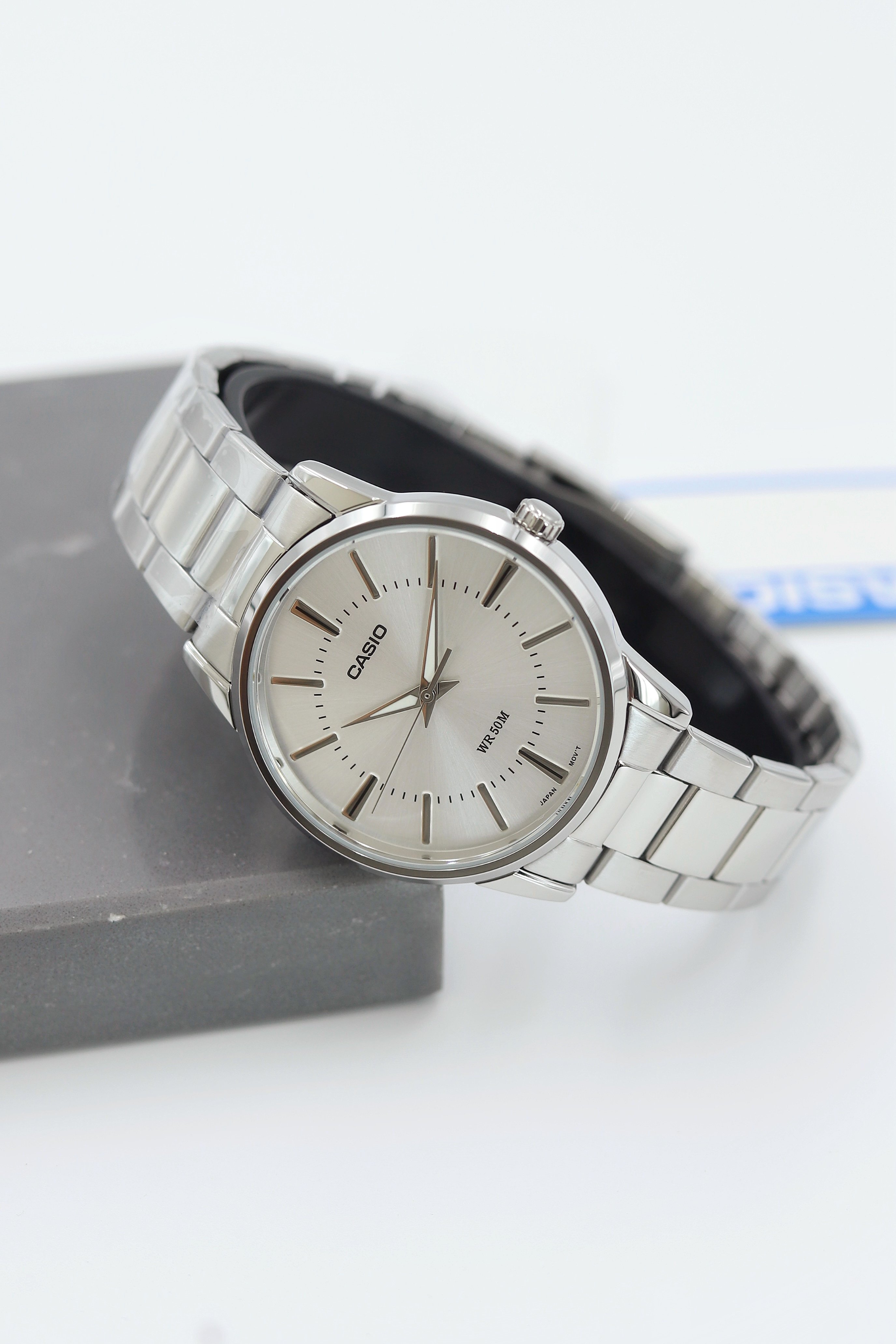 Casio Çelik Kordon Erkek Kol Saati ASW123-105CS