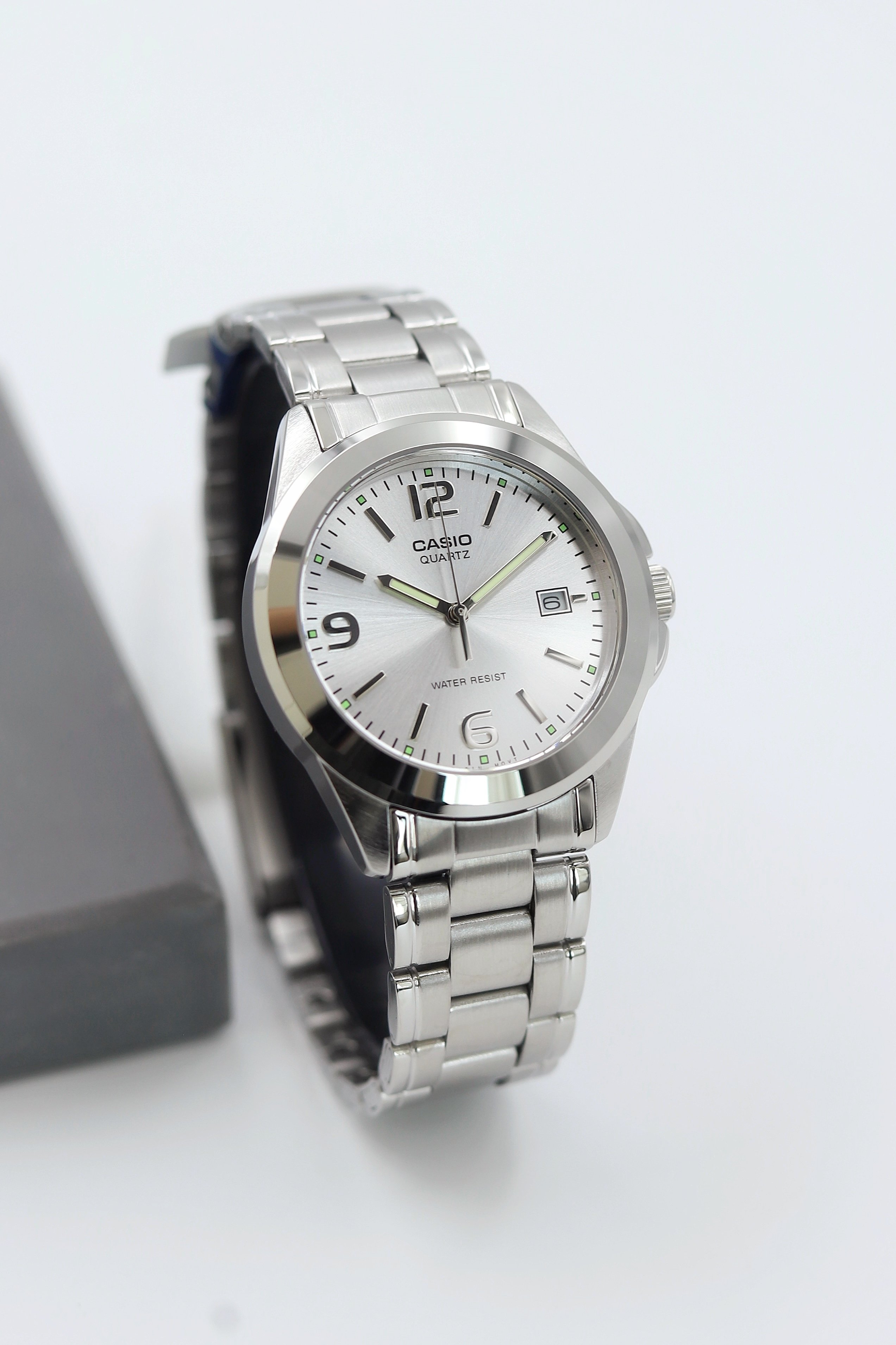 Casio Çelik Kordon Erkek Kol Saati ASW123-118CS