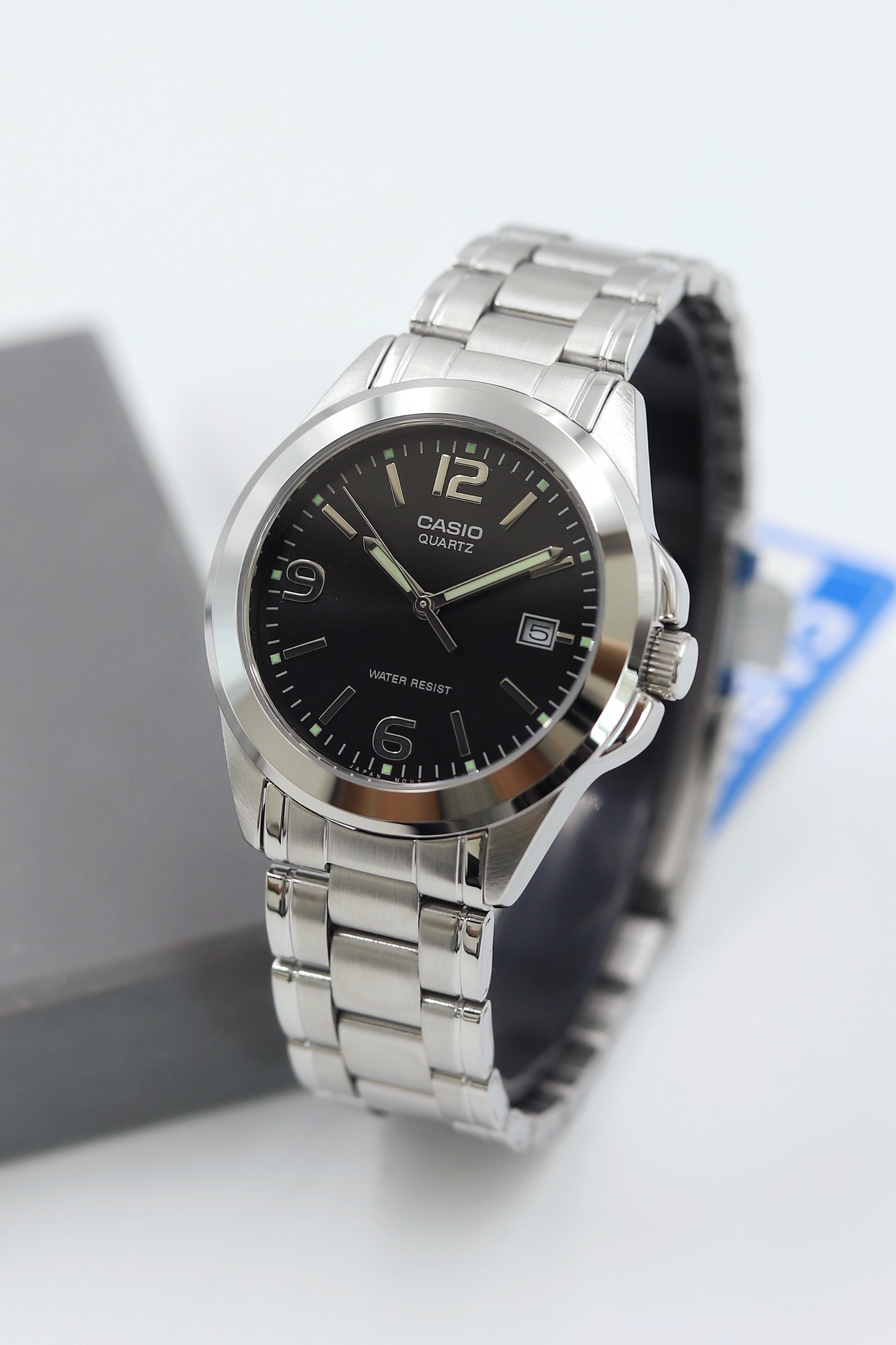Casio Çelik Kordon Erkek Kol Saati ASW123-104CS